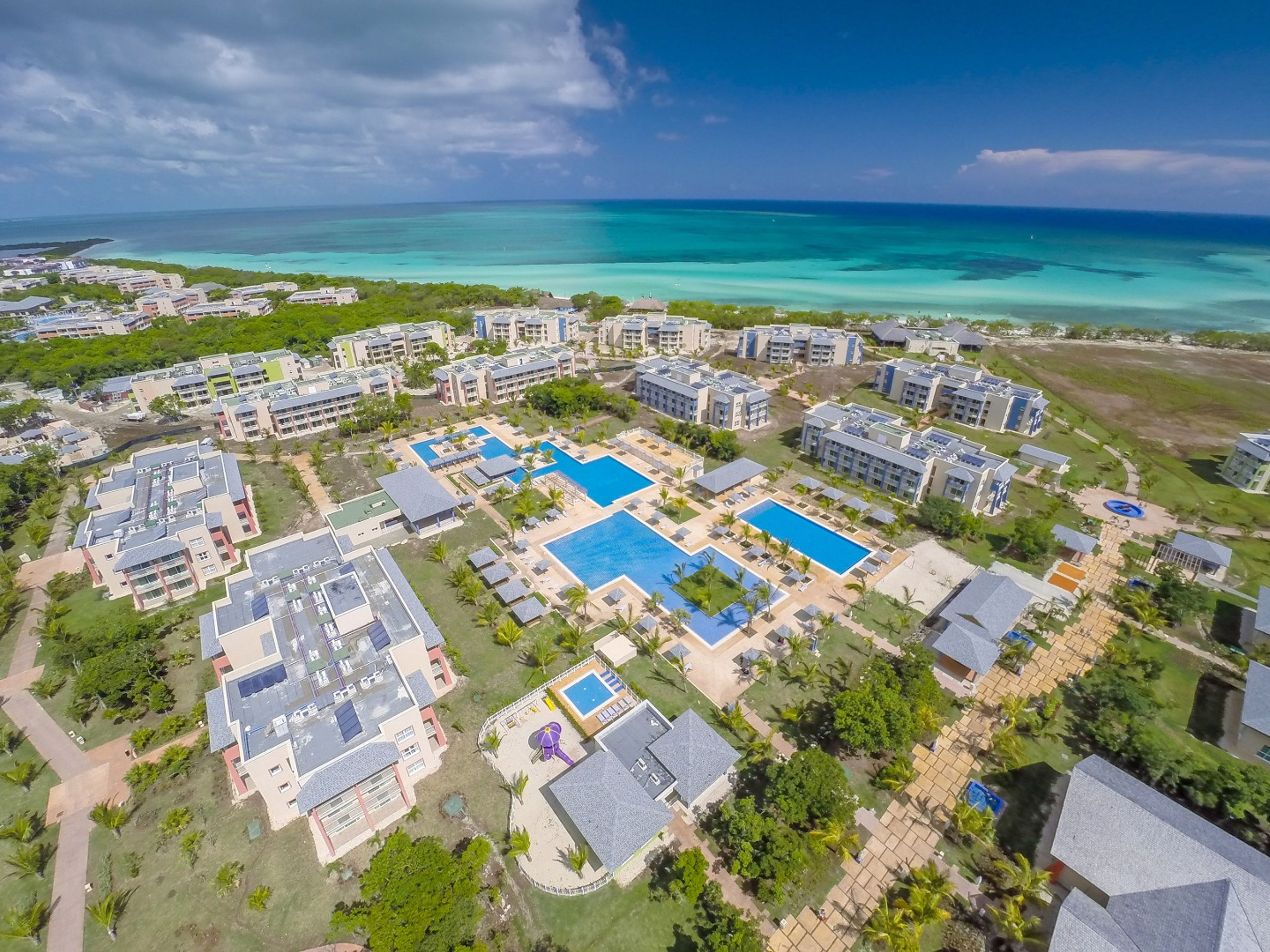 Отель MELIÁ JARDINES DEL REY ALL INCLUSIVEHotel´s aereal panoramic view