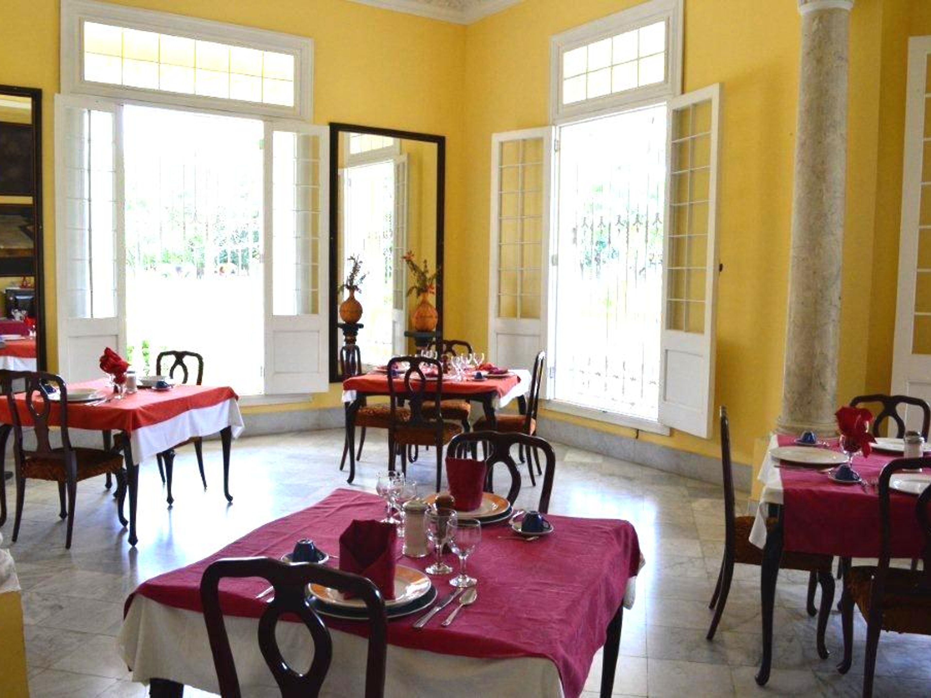 ISLAZUL LA CASONA HostalA la carte international restaurant