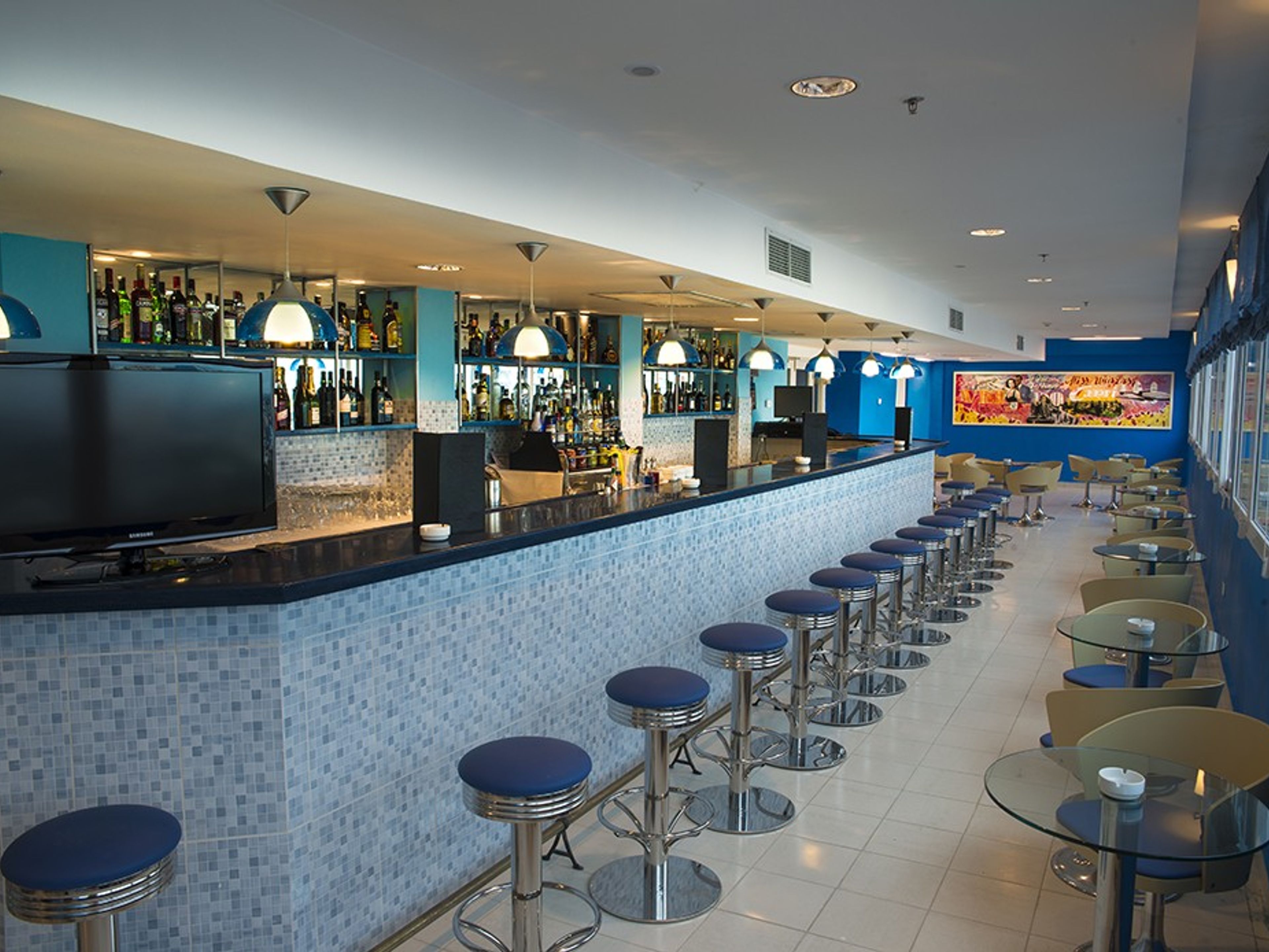 NH CAPRI HotelBar Mirador Azul