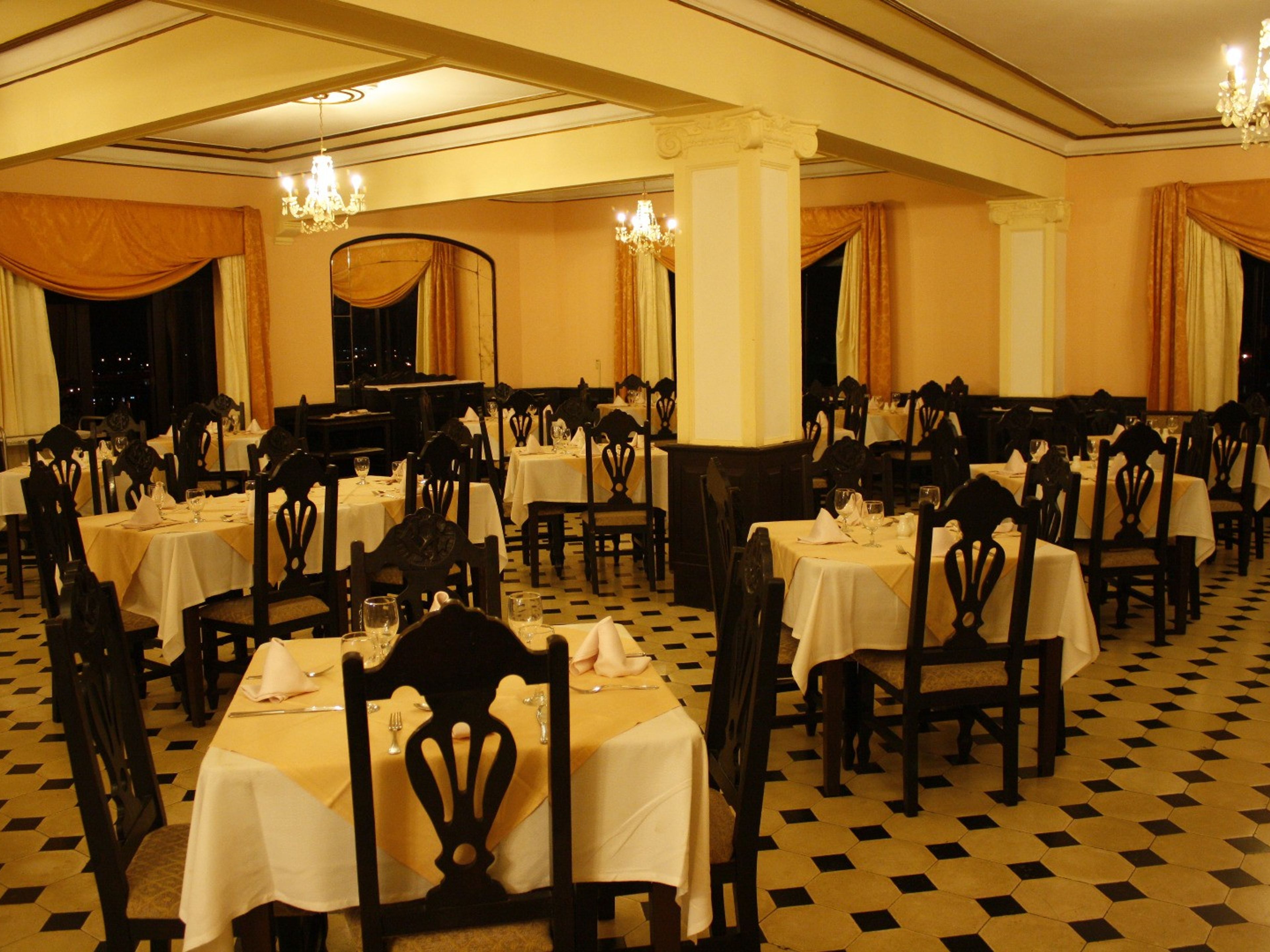 ISLAZUL GRAN HOTEL CAMAGÜEYBuffet Restaurant