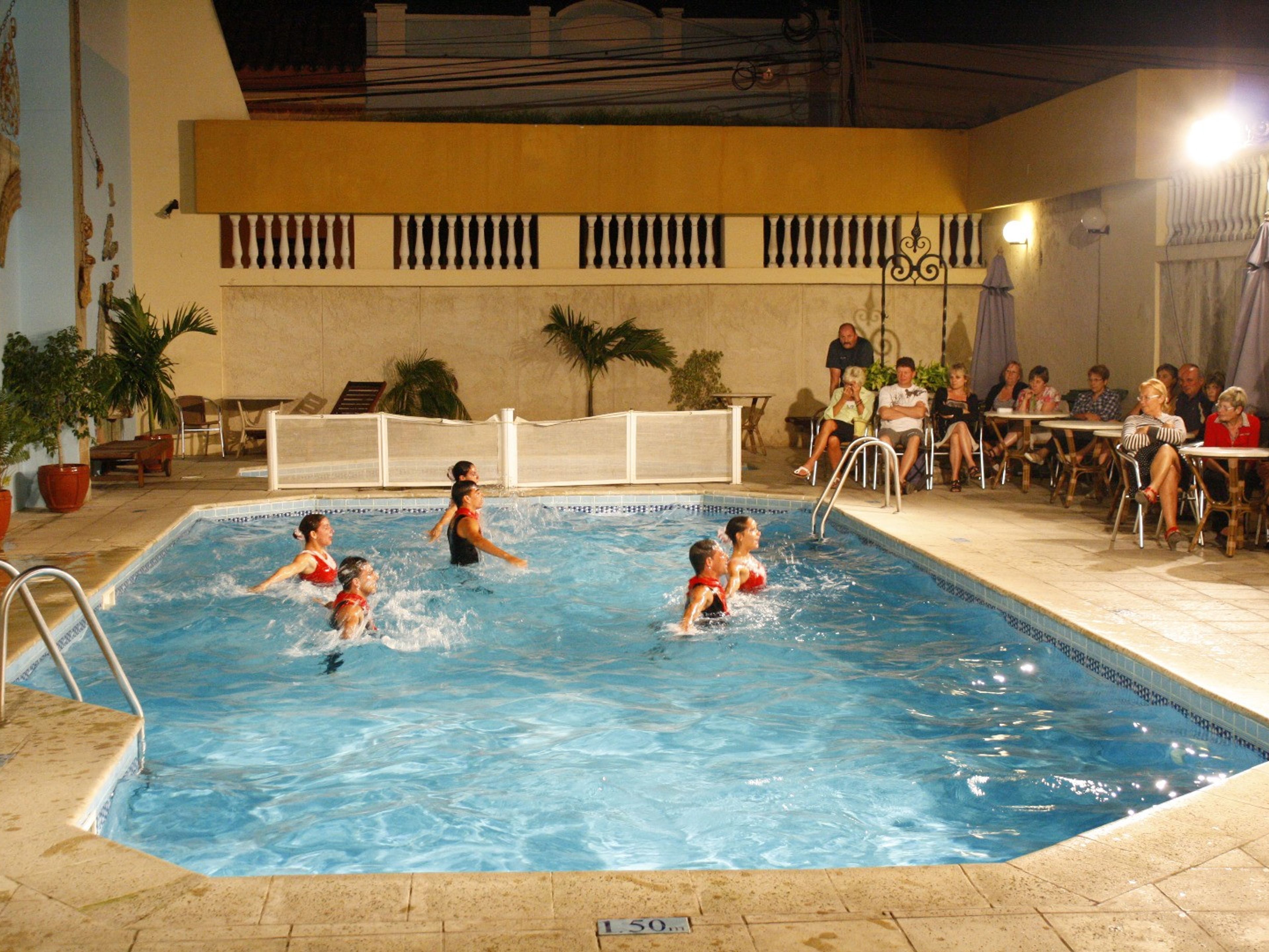 ISLAZUL GRAN HOTEL CAMAGÜEYWater ballet at the pool