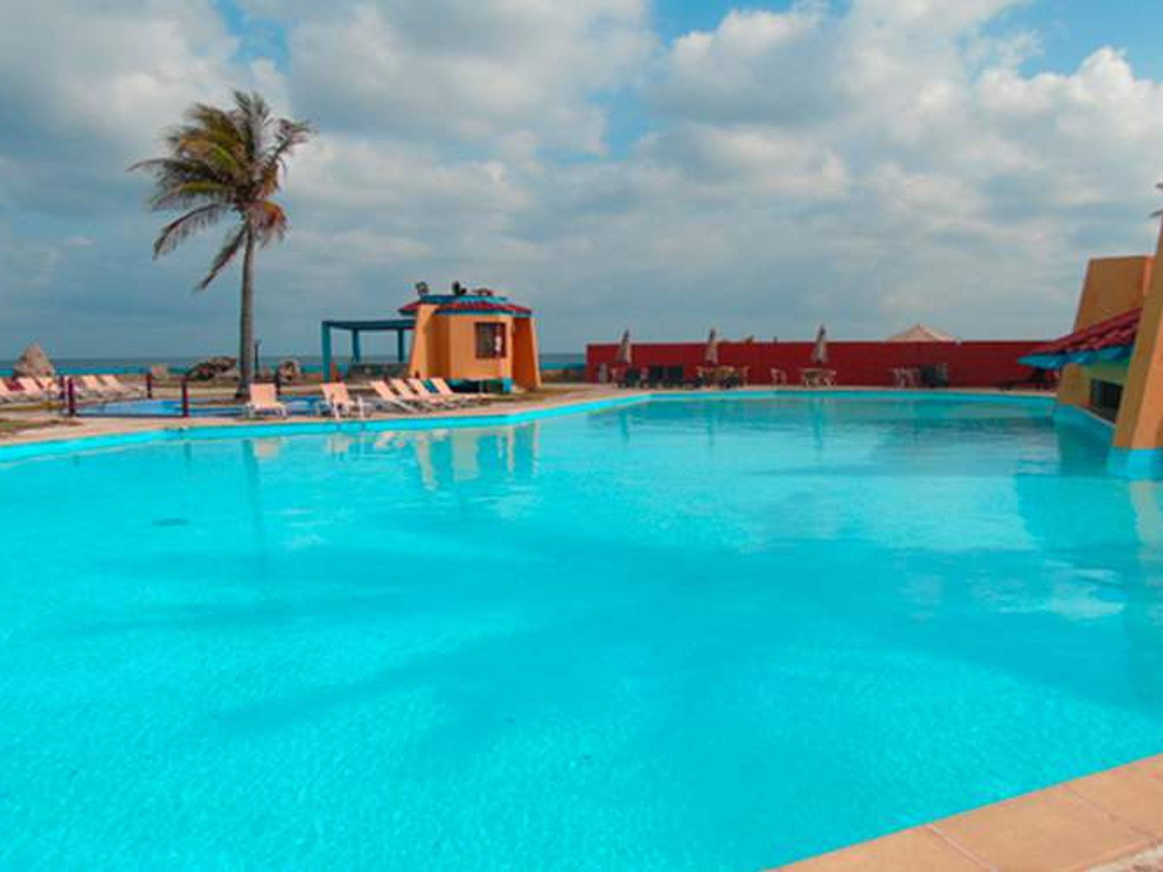 Hotel ROC EL VIEJO Y EL MARSwimming pool view