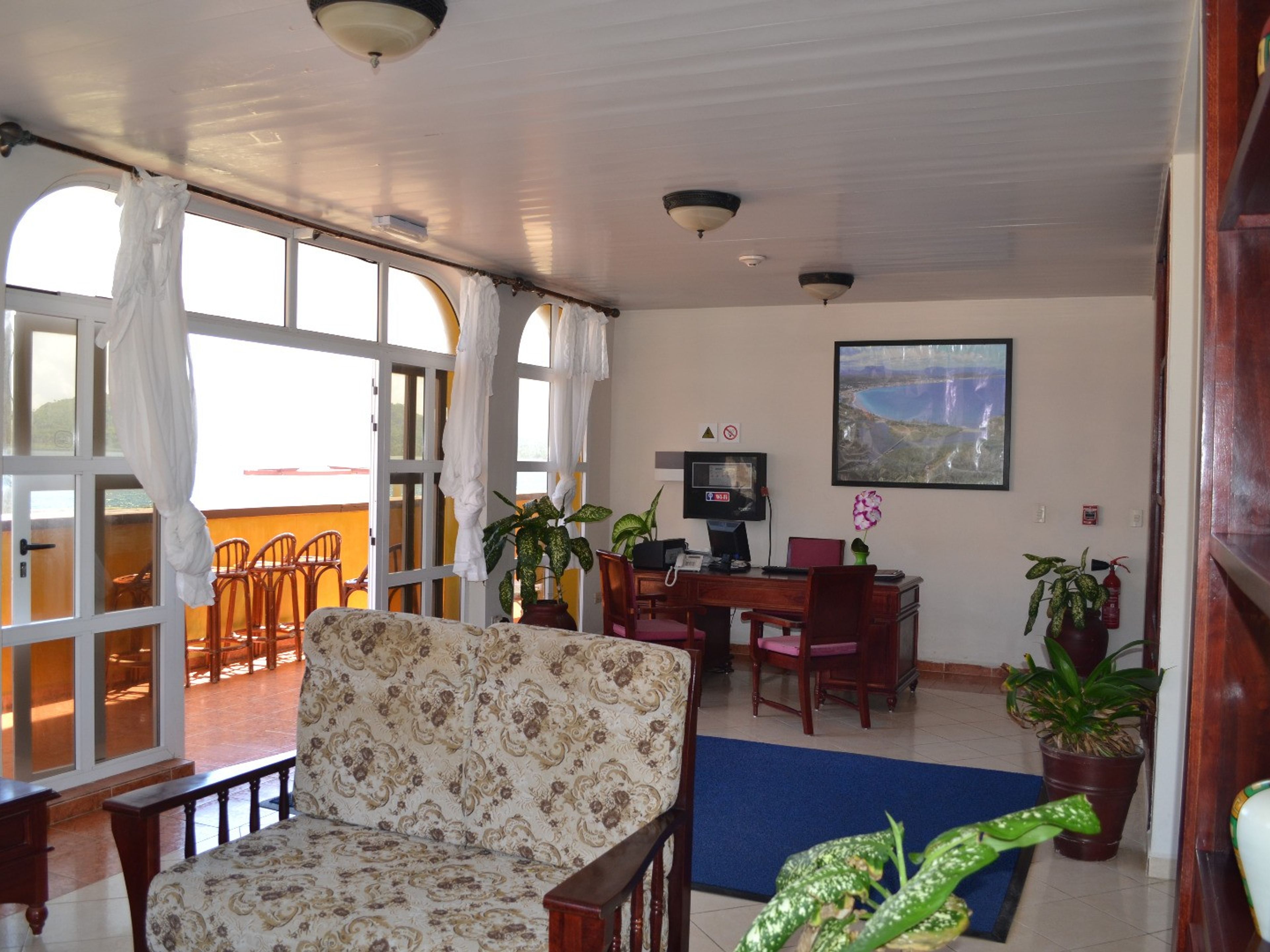 Hostal RÍO MIELLobby & Tour Desk
