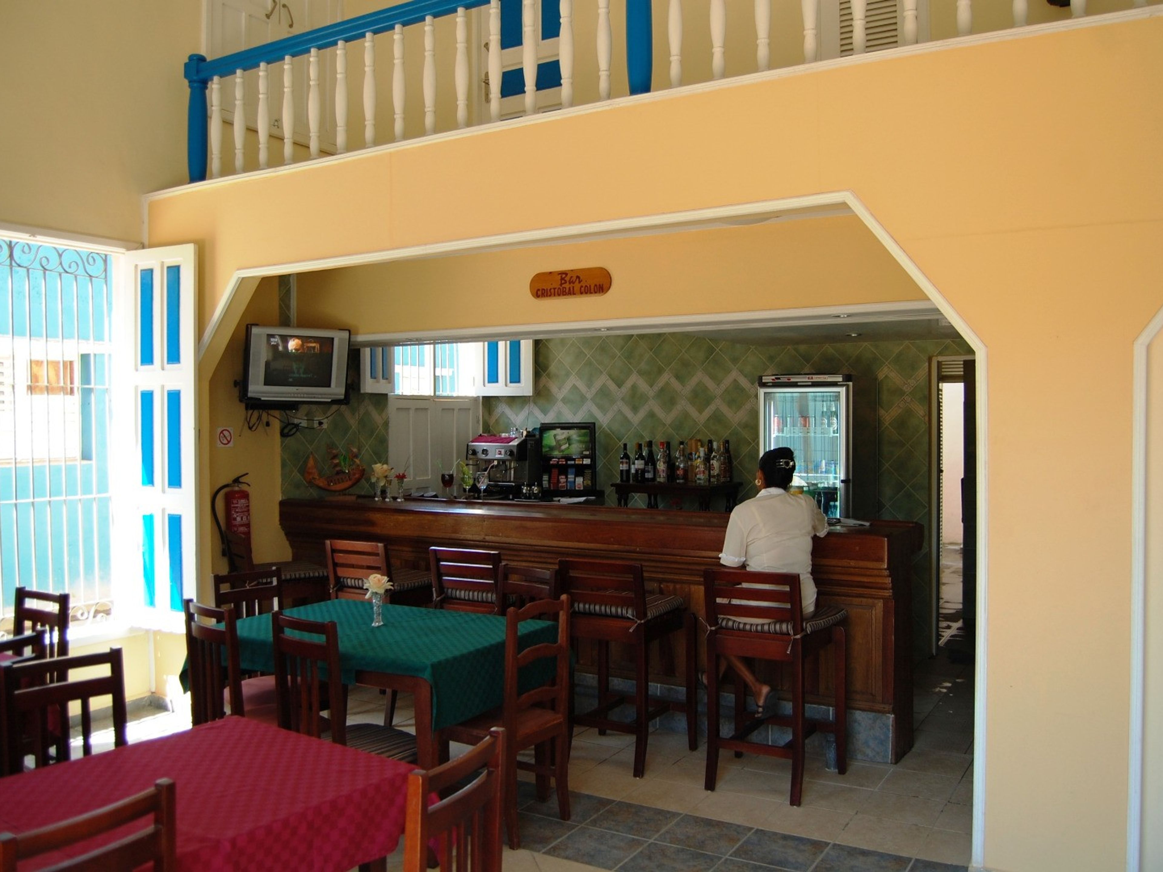 1511 HostalCafeteria Cristobal Colón