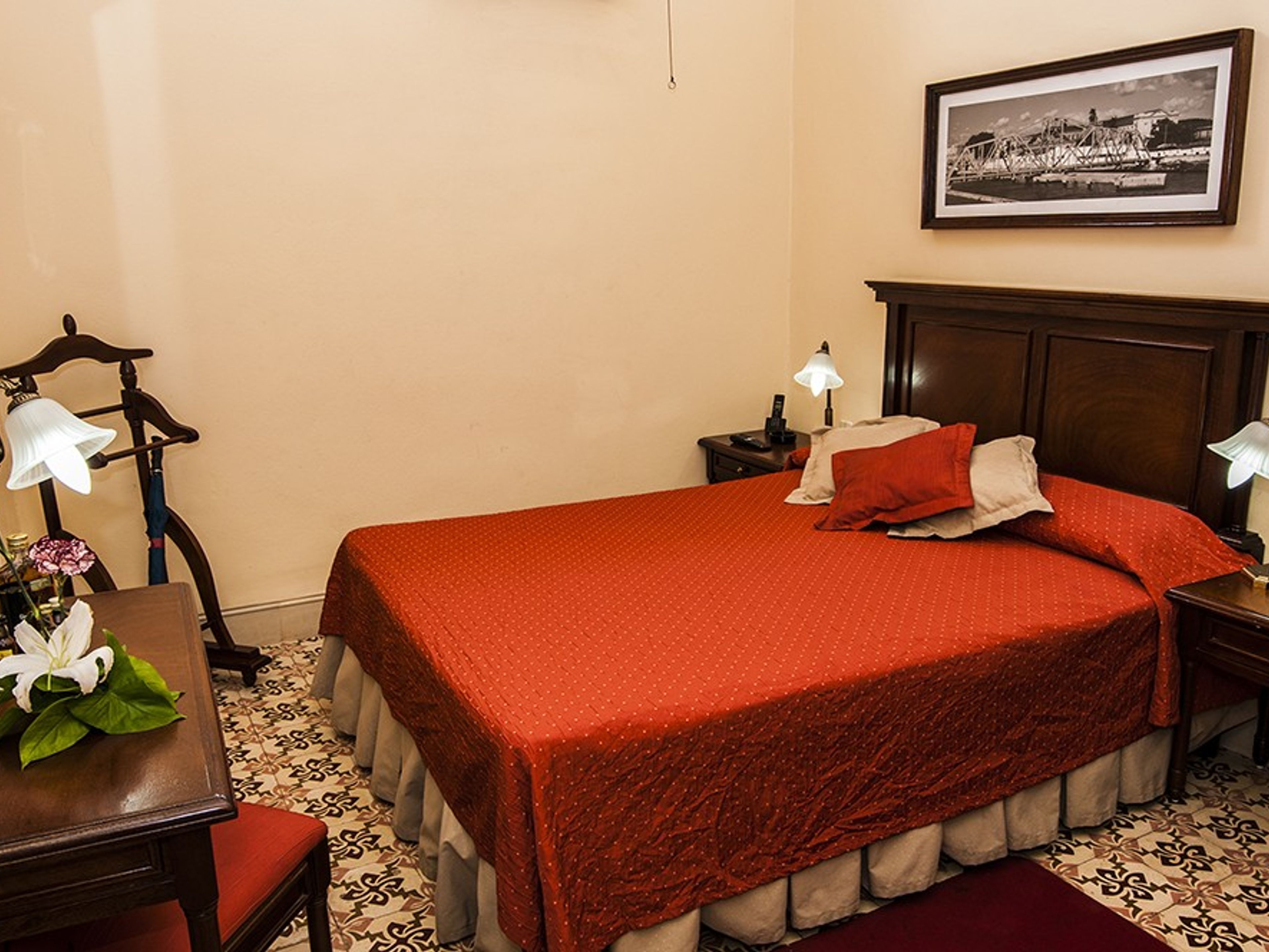 Hotel E VelascoMatrimonial Room