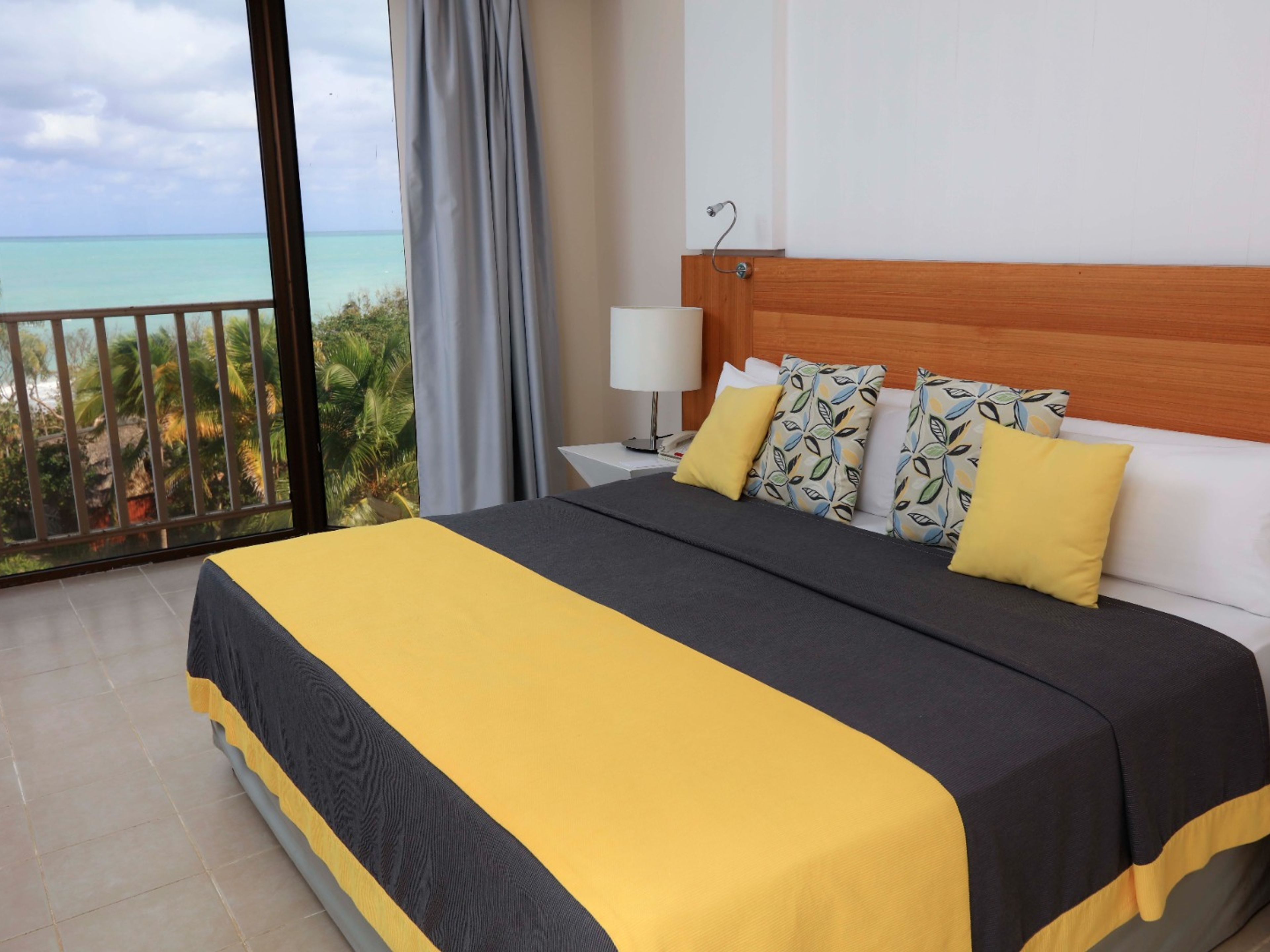 Oтель VILA GALÉ TROPICAL VARADEROJUNIOR SUITE GARDEN VIEW Room