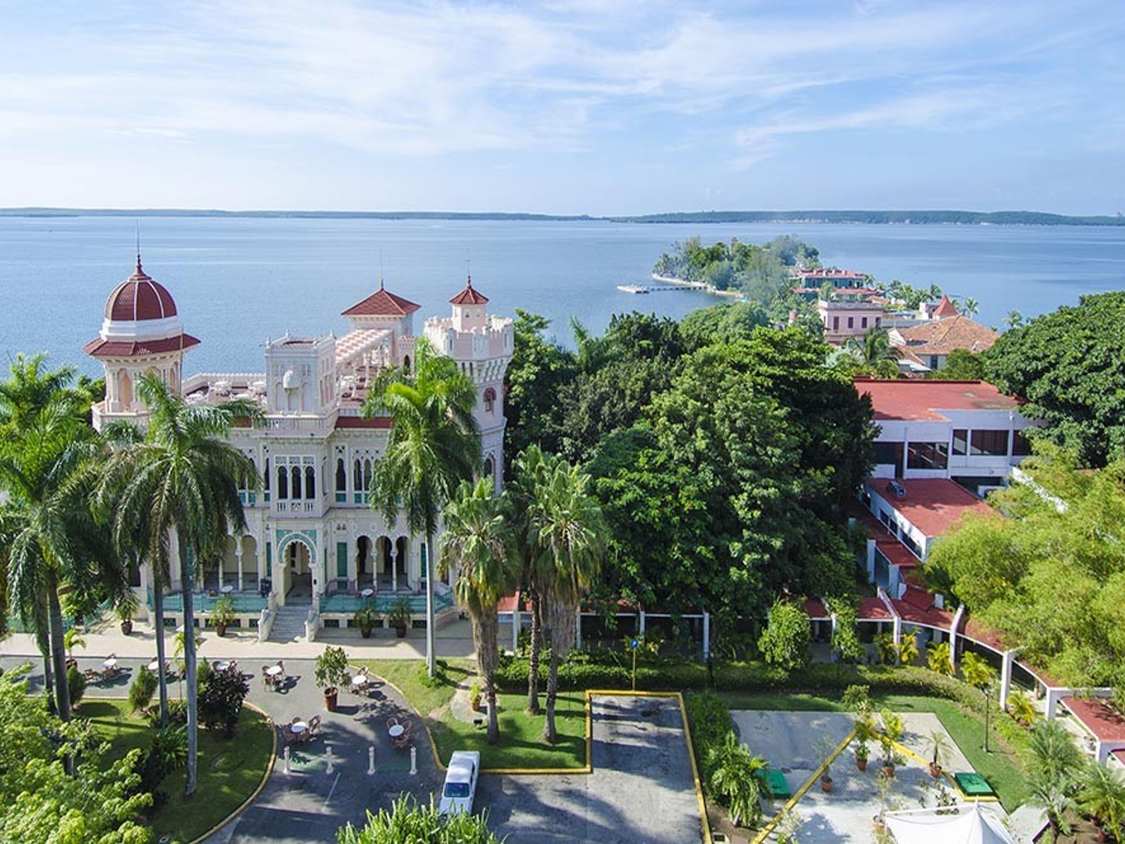 Hotel INNSiDE JAGUA AFFILIATED BY MELIÁPanoramic Palacio de Valle view