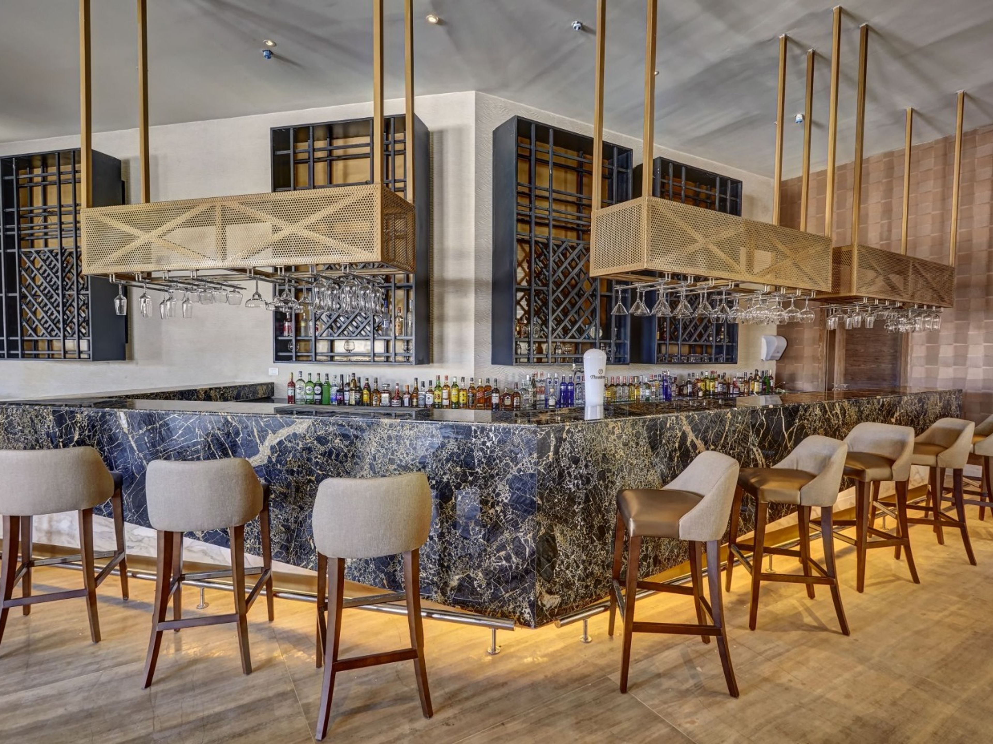 Hotel ROYALTON BAVARO.LOBBY BAR.