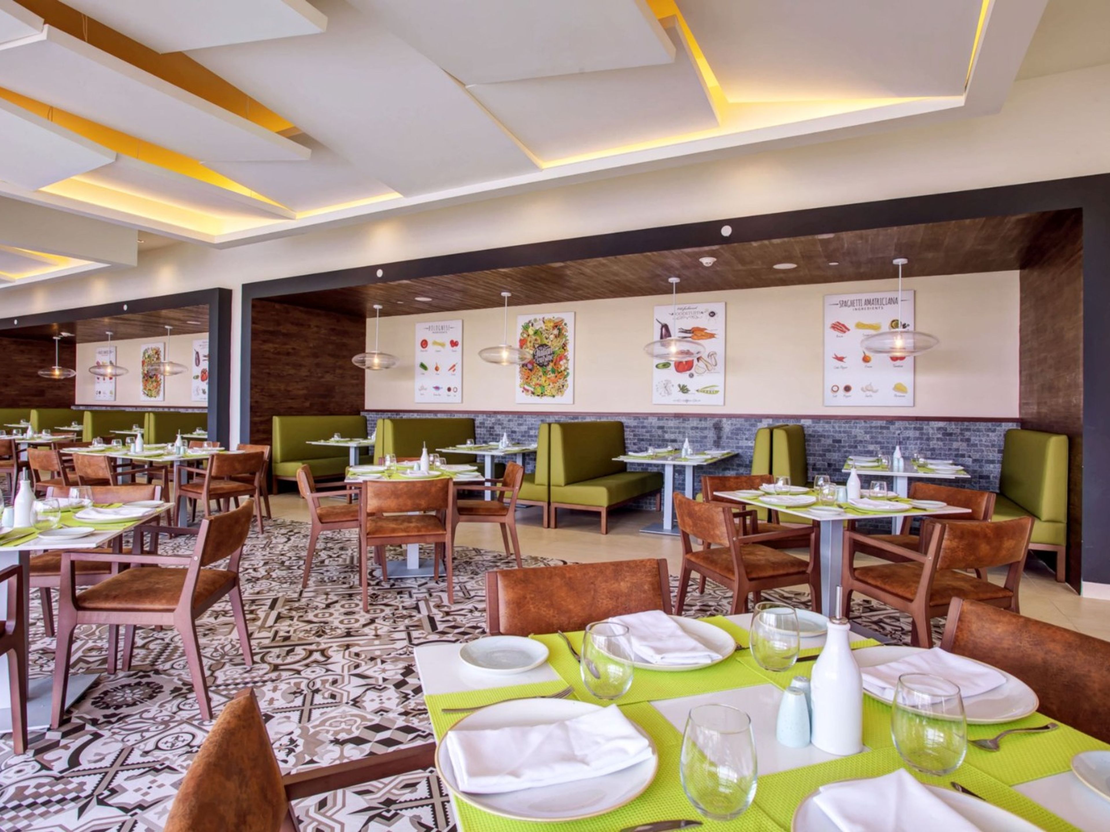 Hotel ROYALTON BAVARO.GRAZIE ITALIAN TRATTORIA Italian Restaurant.