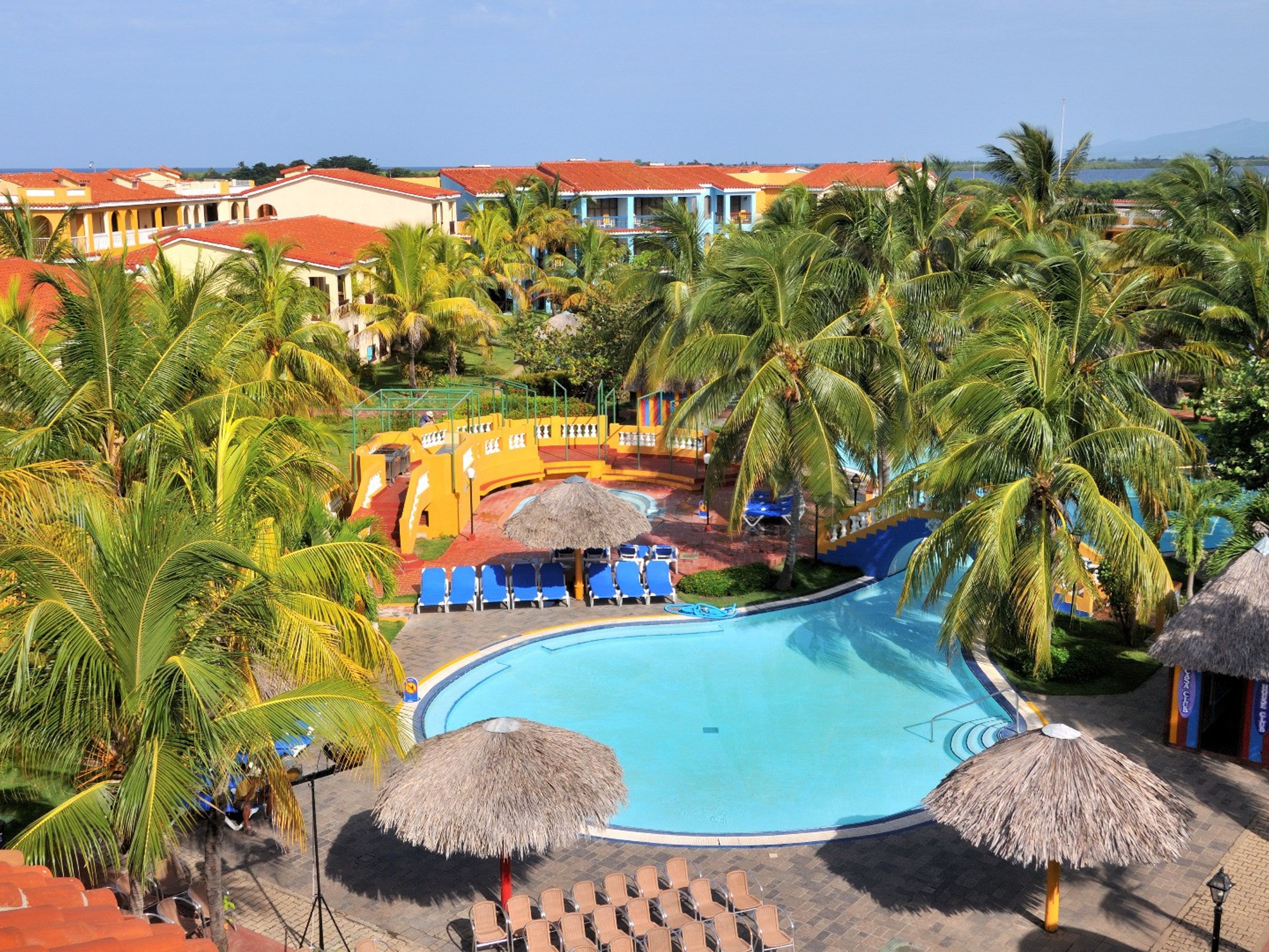 Hotel MEMORIES TRINIDAD DEL MARPanoramic hotel & pool view