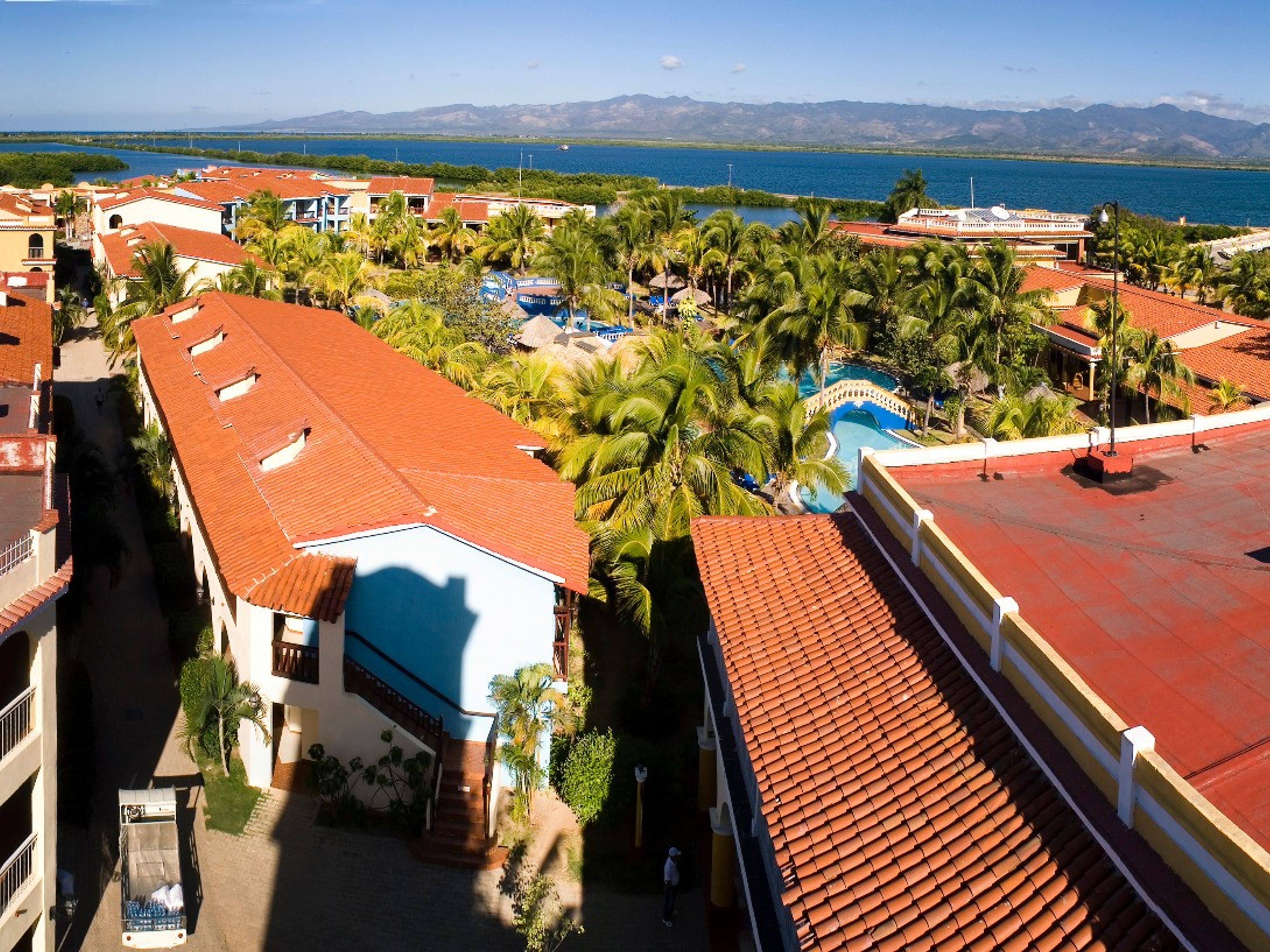 Hotel MEMORIES TRINIDAD DEL MARPanoramic hotel view