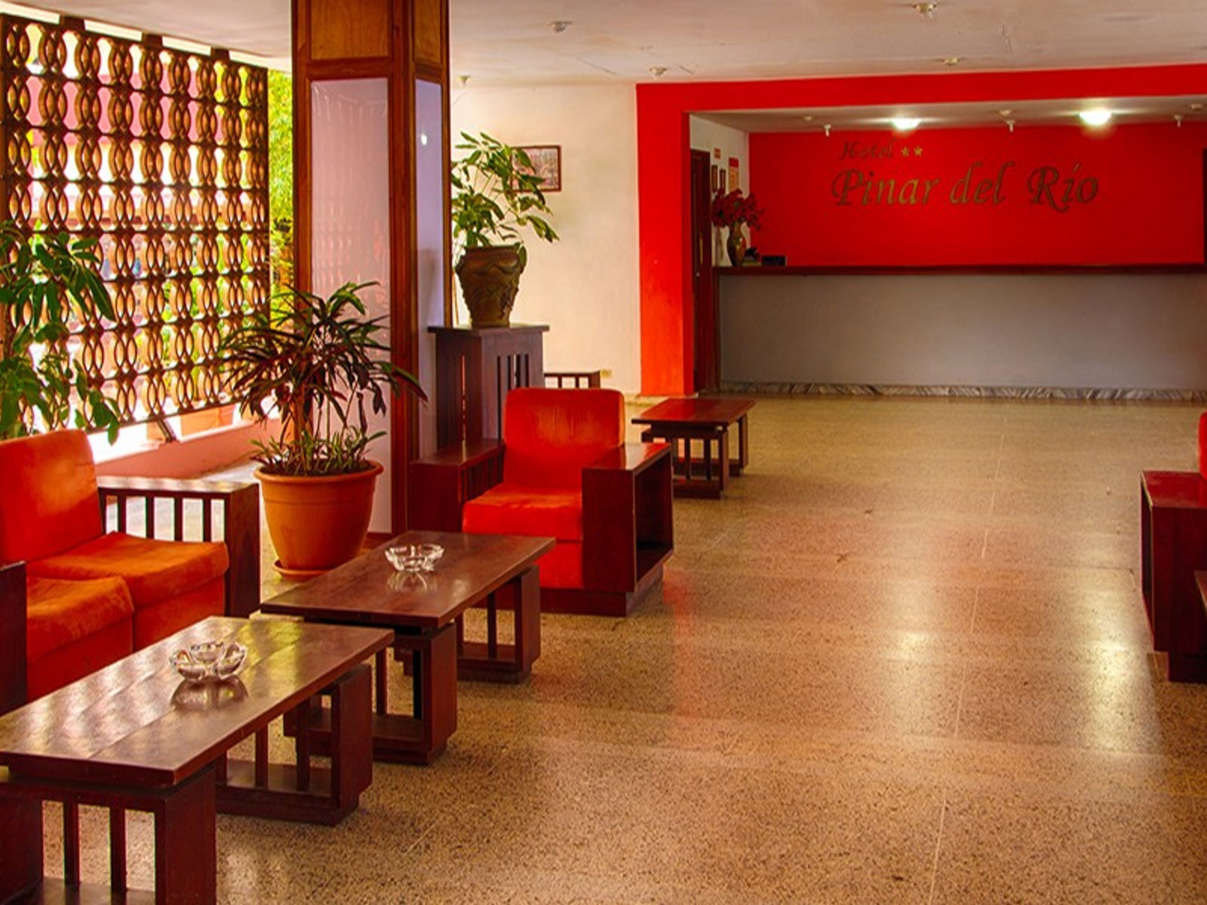 Hotel ISLAZUL PINAR DEL RÍOPanoramic lobby & reception view