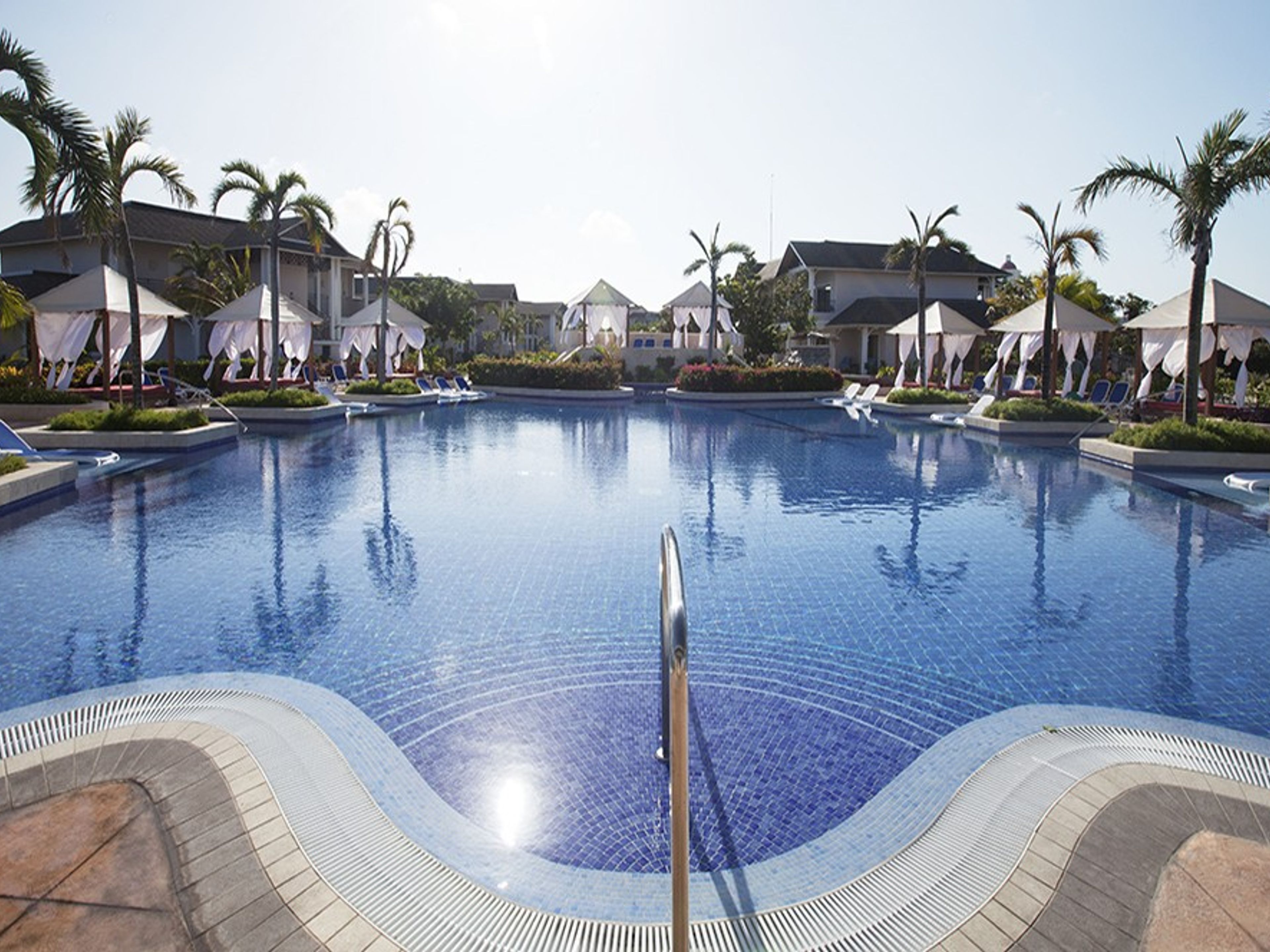 ROYALTON CAYO SANTA MARÍA RESORT & SPA Hotel - Adults Only Over 18 Years OldCuba Libre pool view