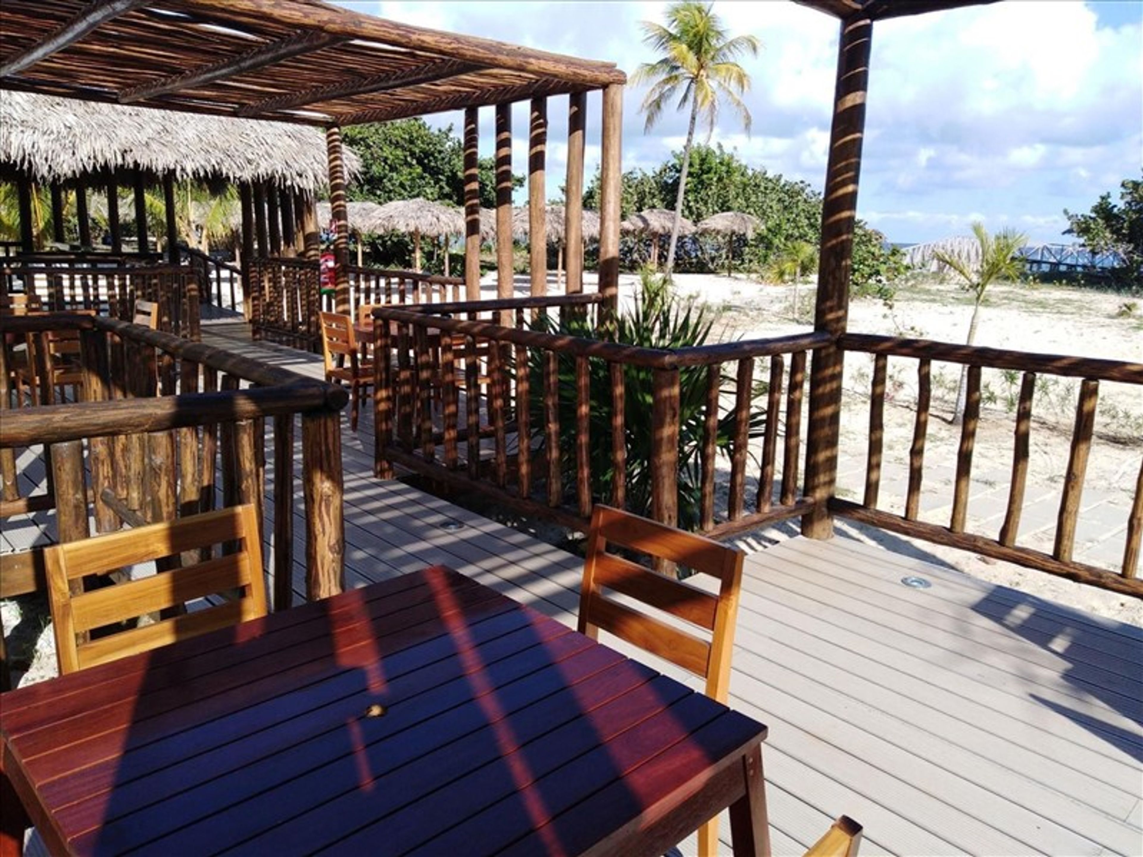 Hôtel SELECTUM FAMILY RESORT VARADEROHotel´s beach bar view