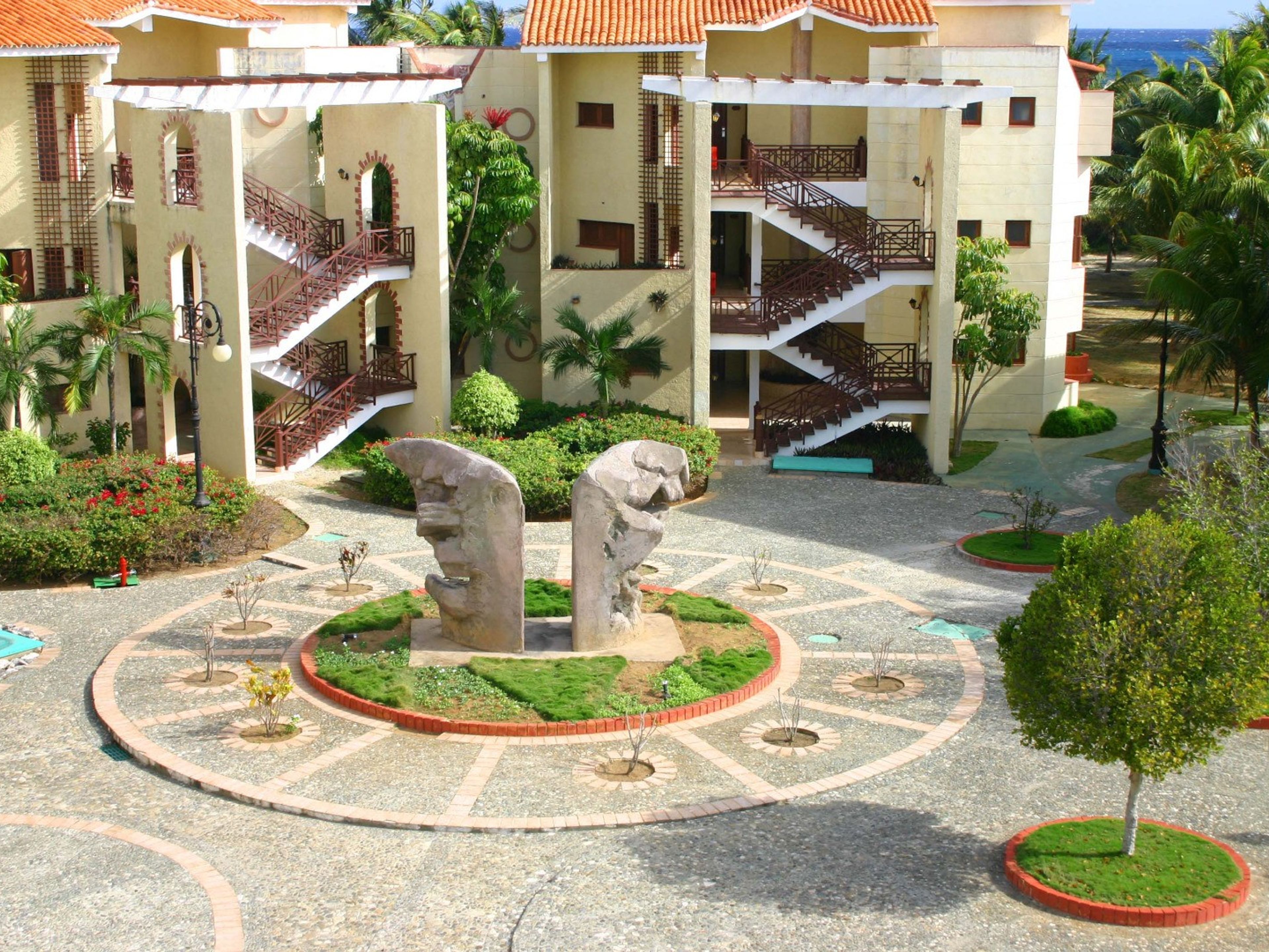 Hotel Muthu Colonial Cayo CocoPanoramic hotel view