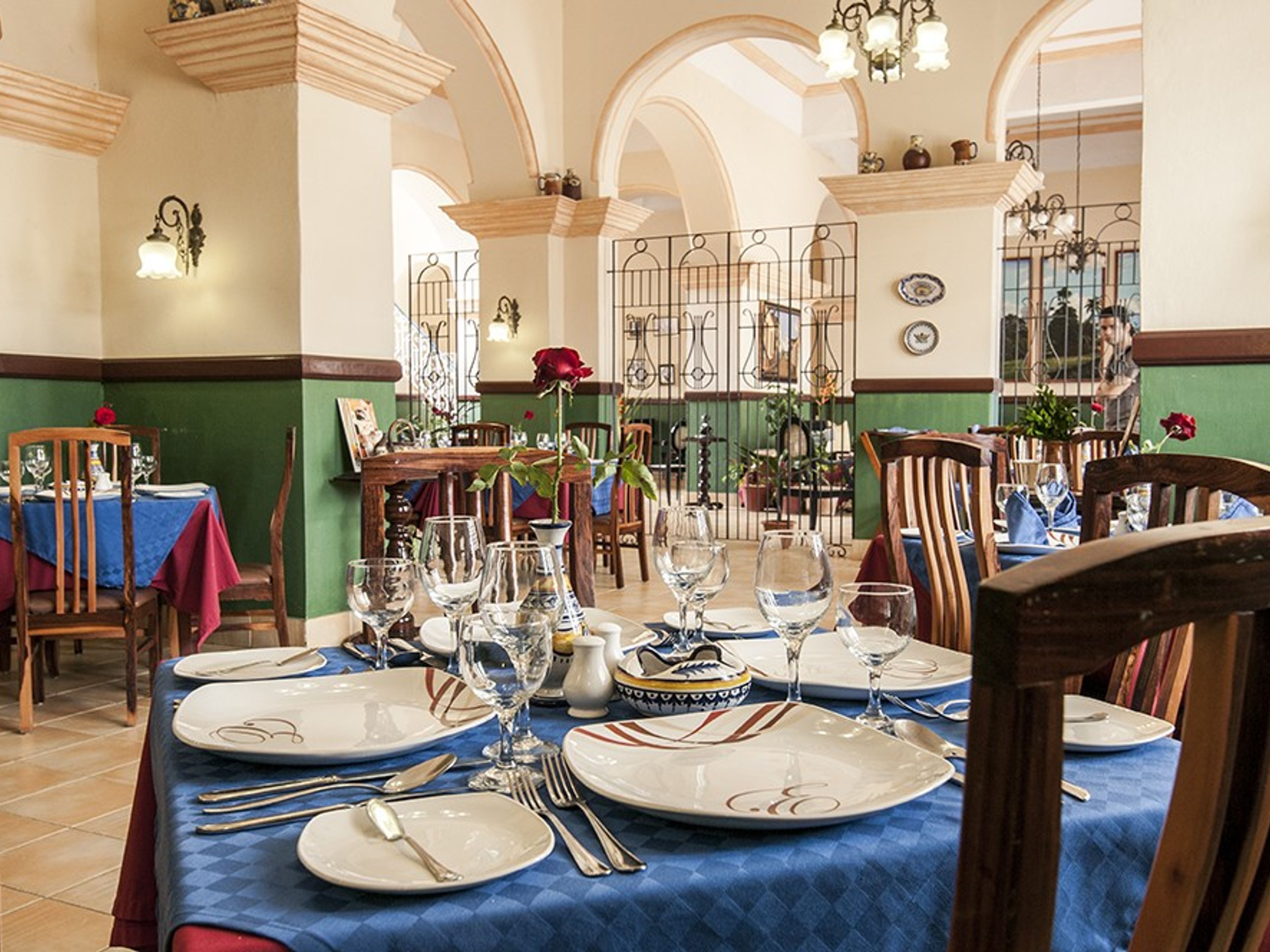 Hotel E MASCOTTEA la carte international Restaurant