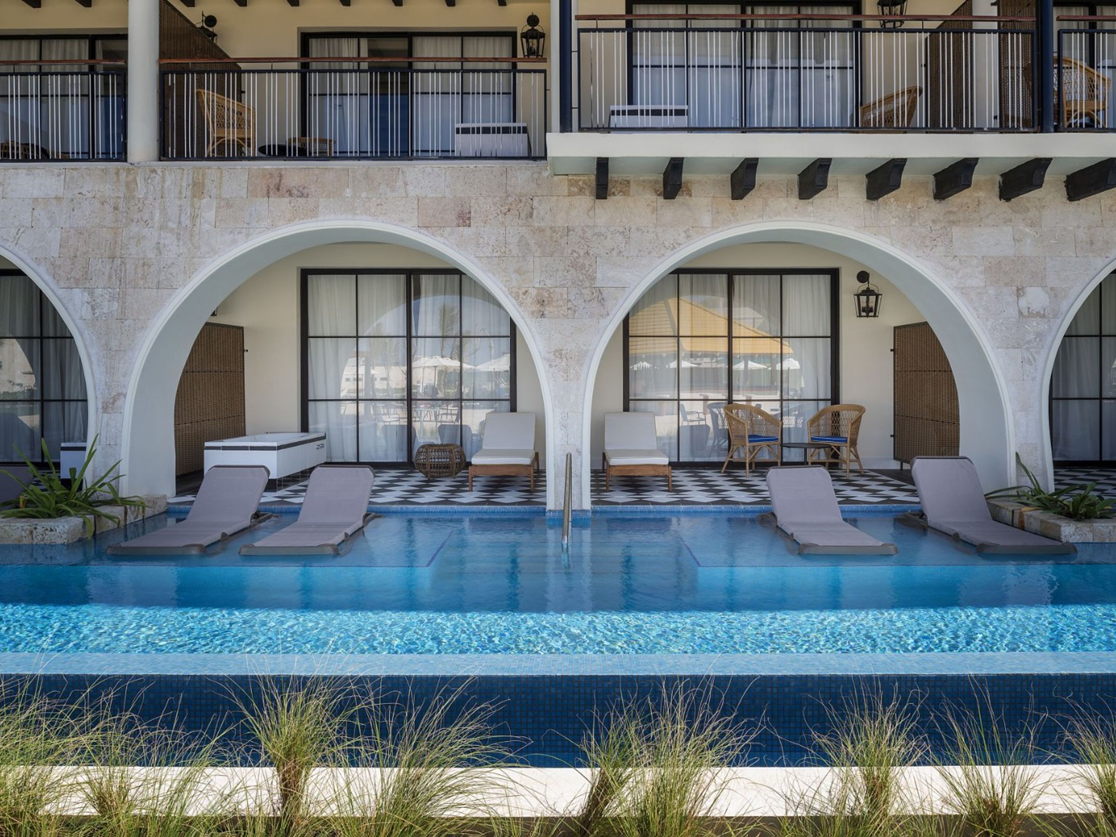 Hôtel OCEAN EL FARO.Hotel's pool panoramic view.