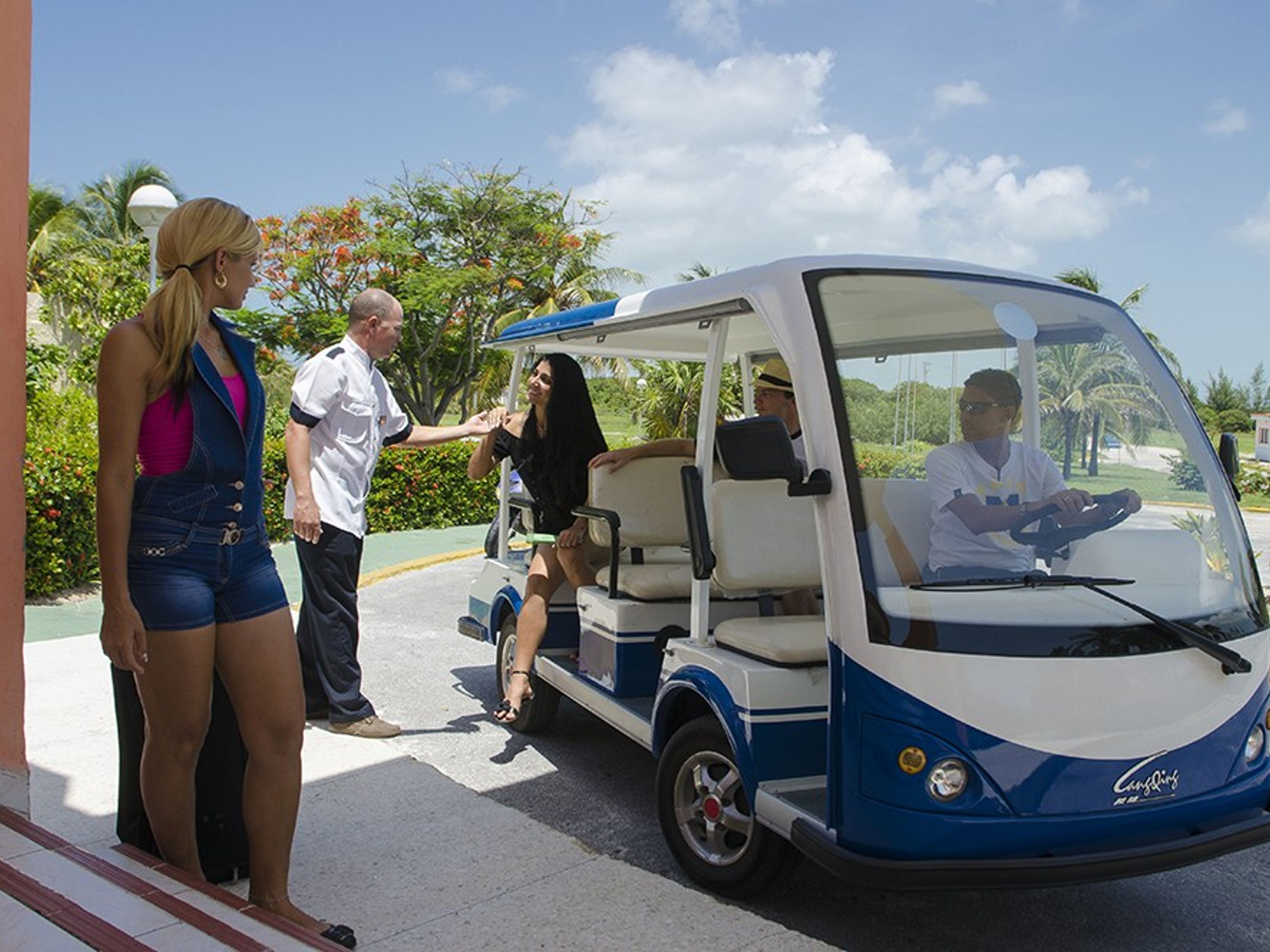 VILLA SERENAHotel's guest welcome services