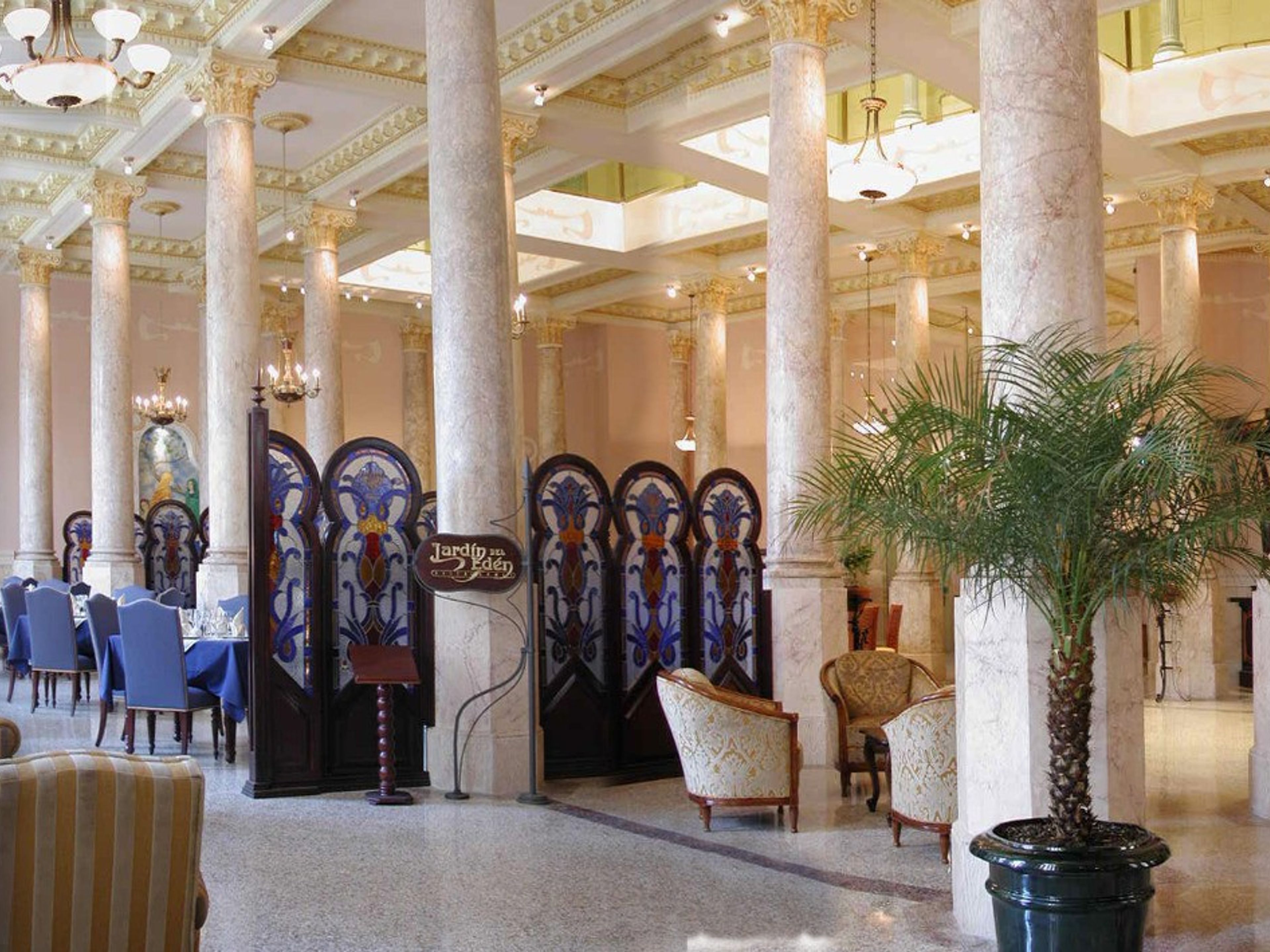 HABAGUANEX RAQUEL HotelPanoramic lobby view