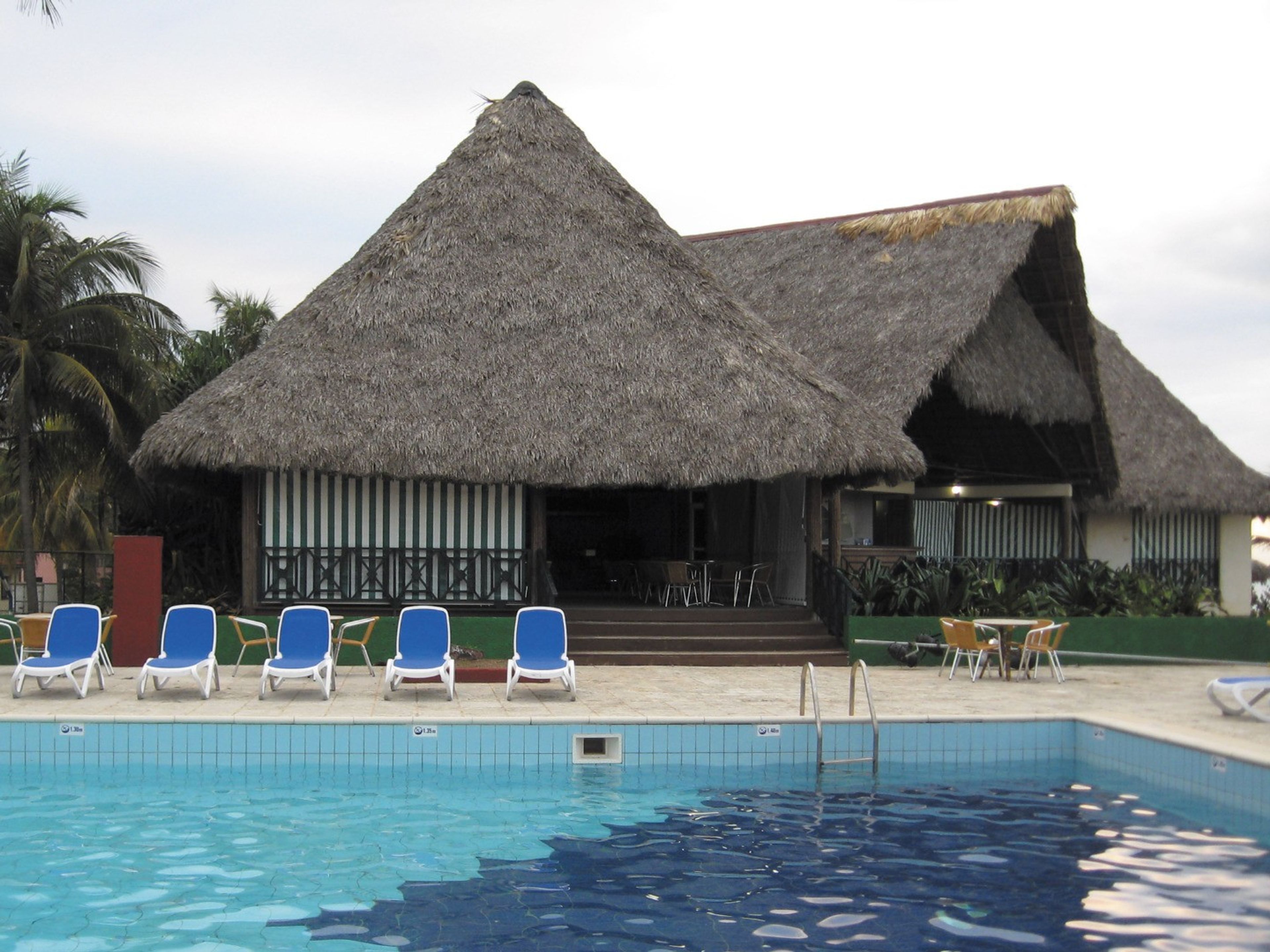 ISLAZUL CLUB KAREY HotelPool Snack Bar