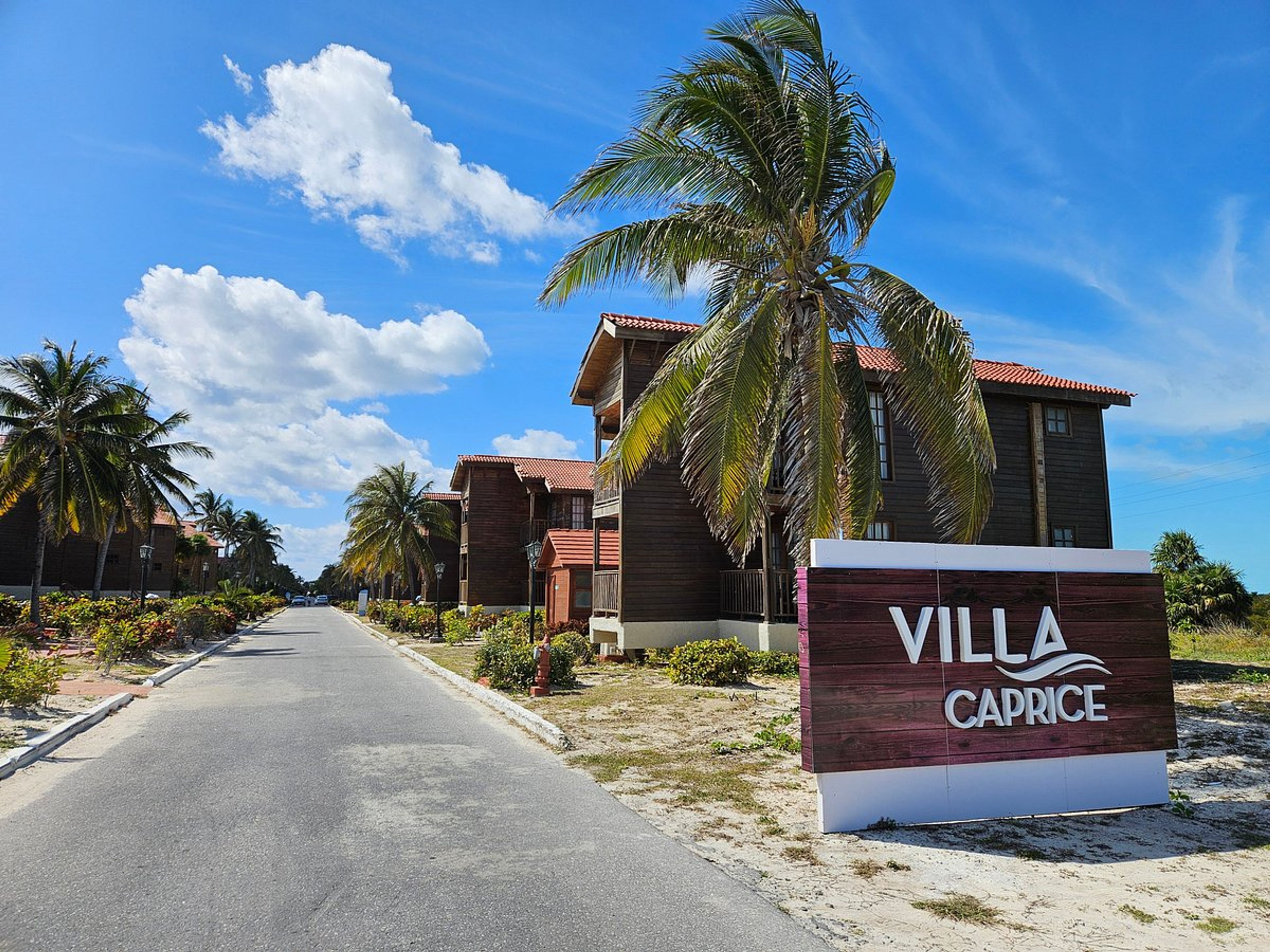 VILLA CAPRICE - Sólo para adultos mayores de 18 años.null