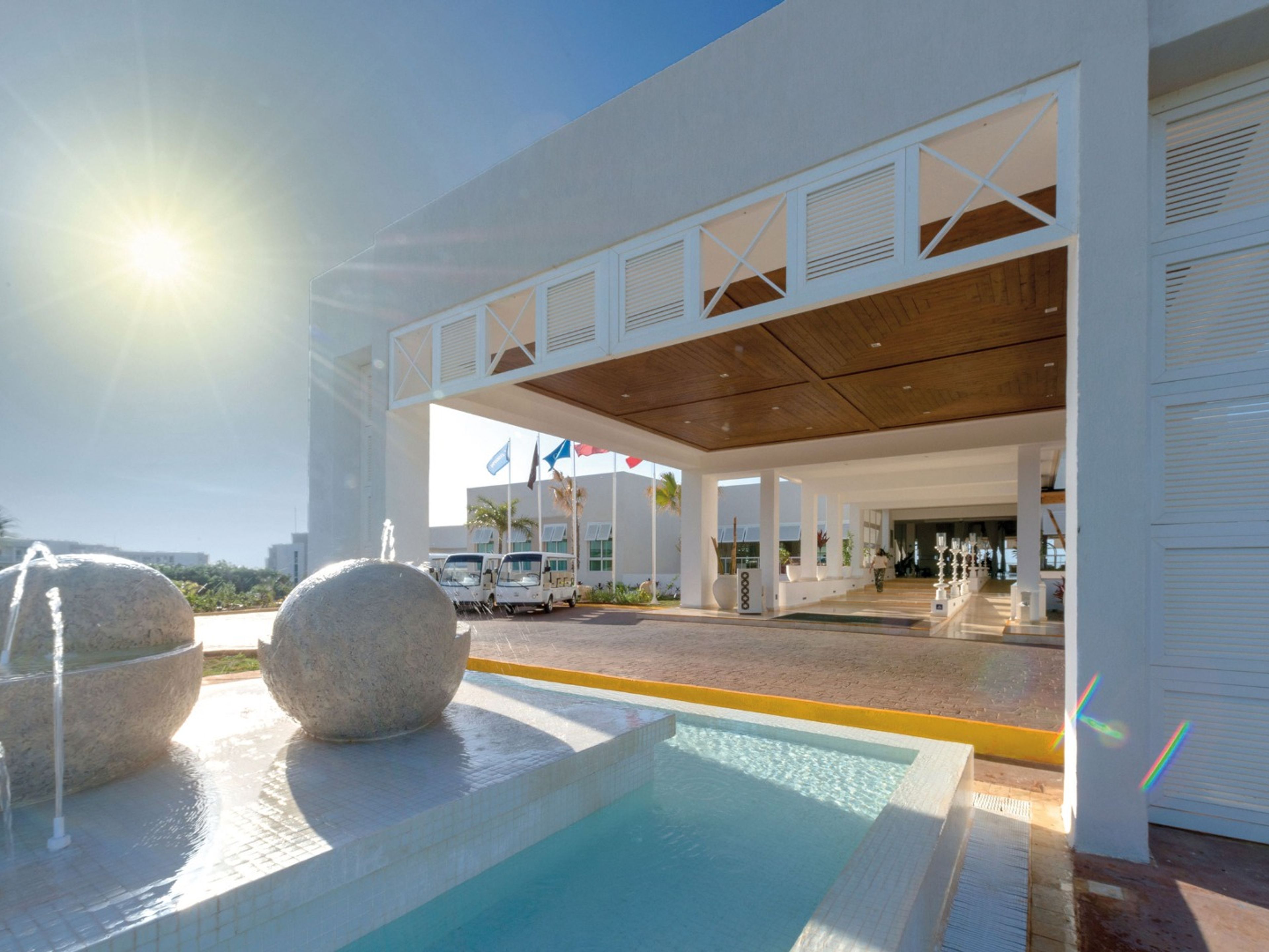 Hotel CASA DEL MARHotel's entrance view.