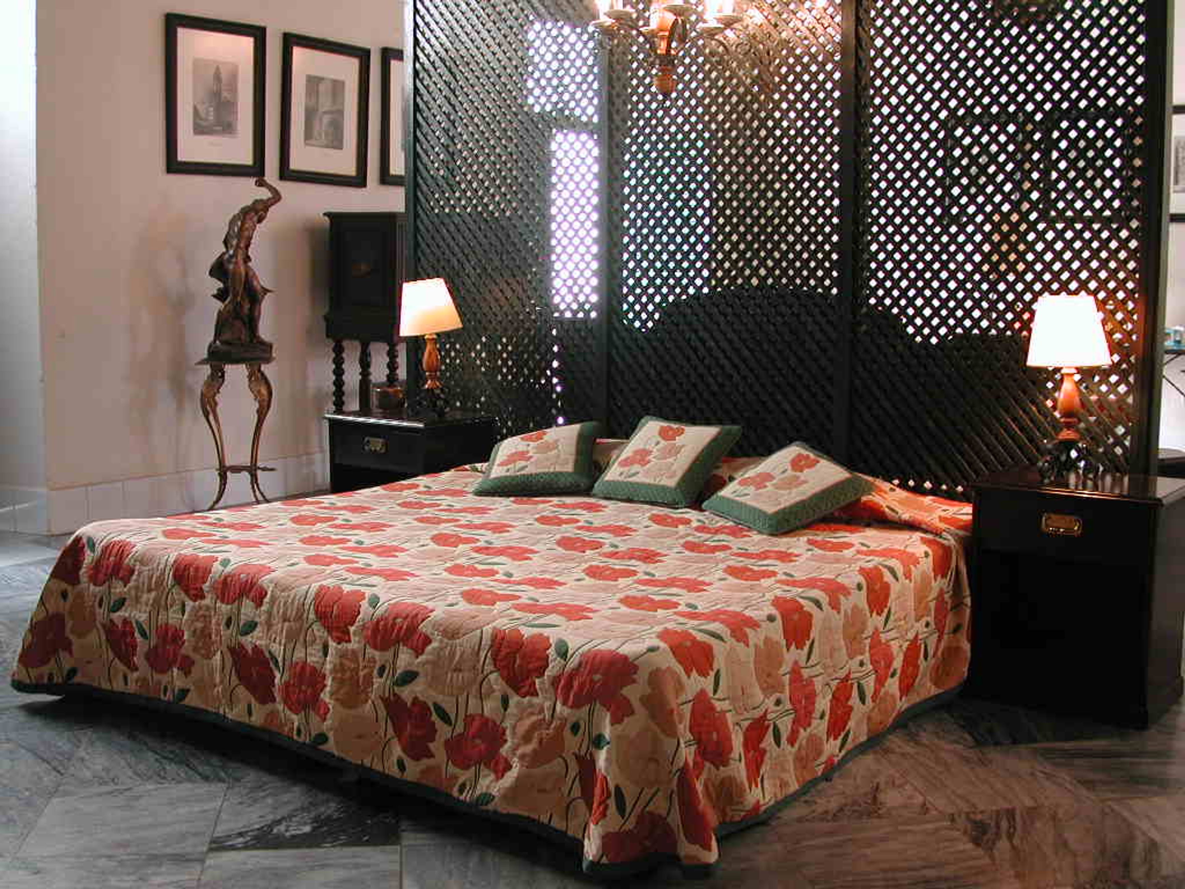 HABAGUANEX VALENCIA HotelSuite Room