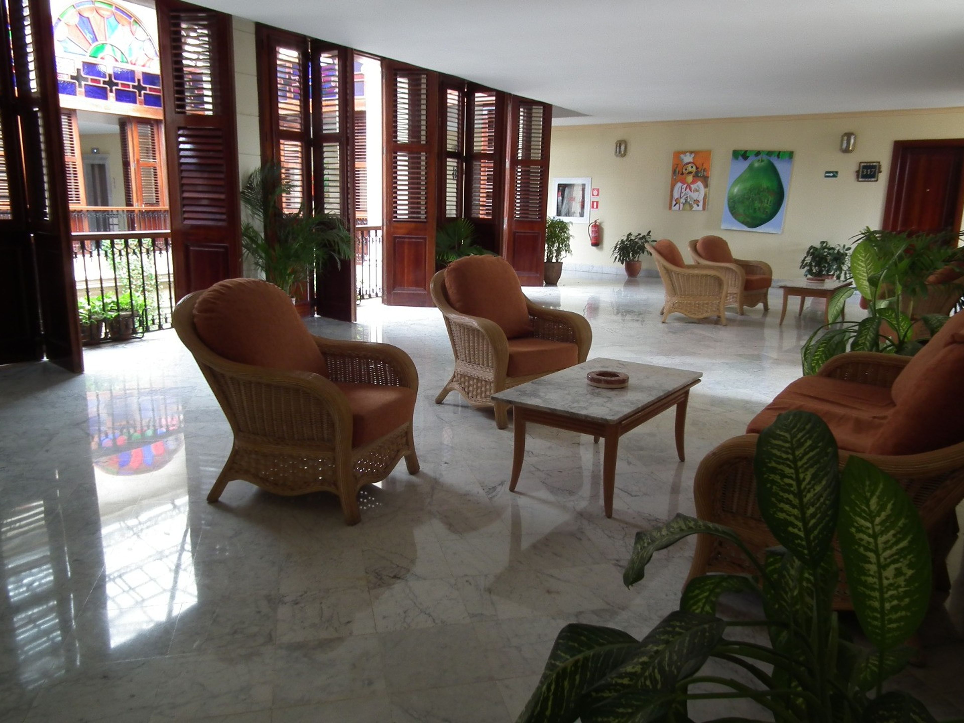 HABAGUANEX PALACIO O´FARRILL HotelPanoramic lobby view