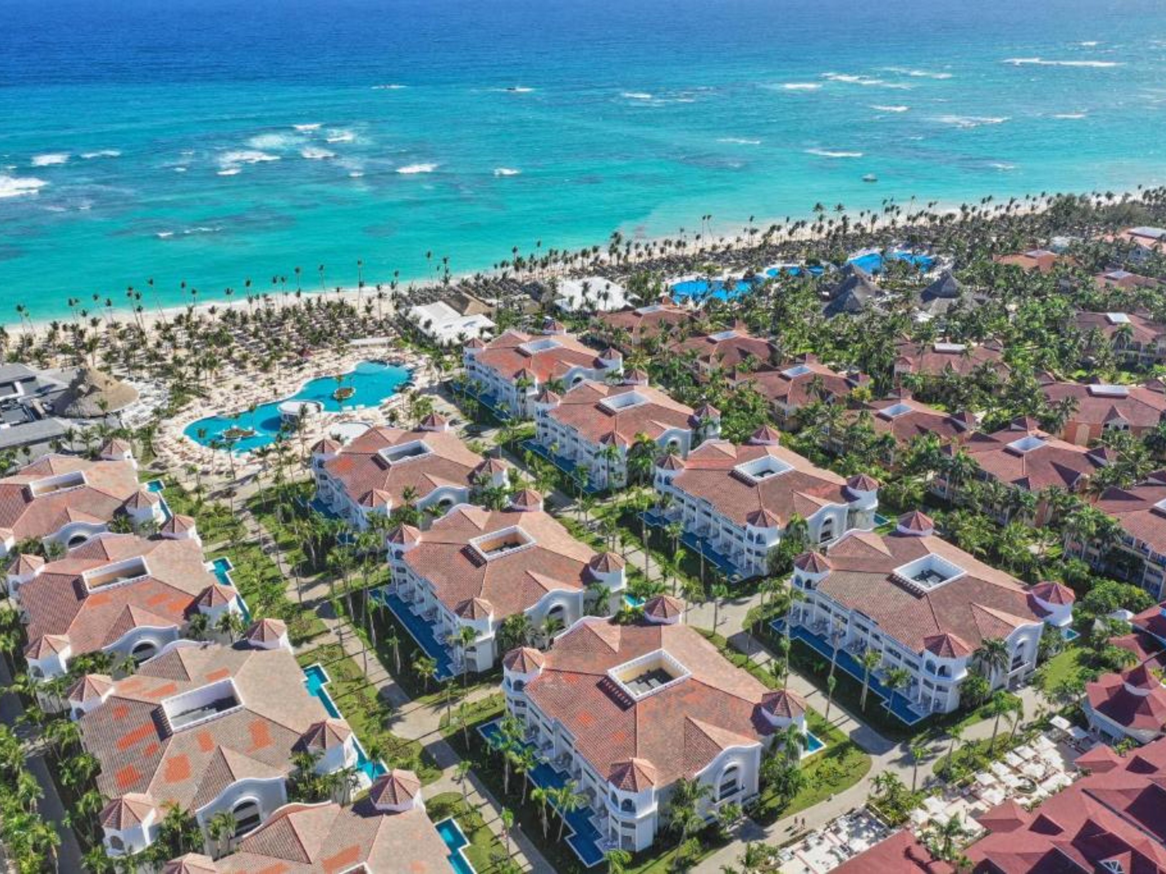 Oтель BAHIA PRINCIPE LUXURY AMBAR - Взрослые только старше 18 летHotel´s pool panoramic view.