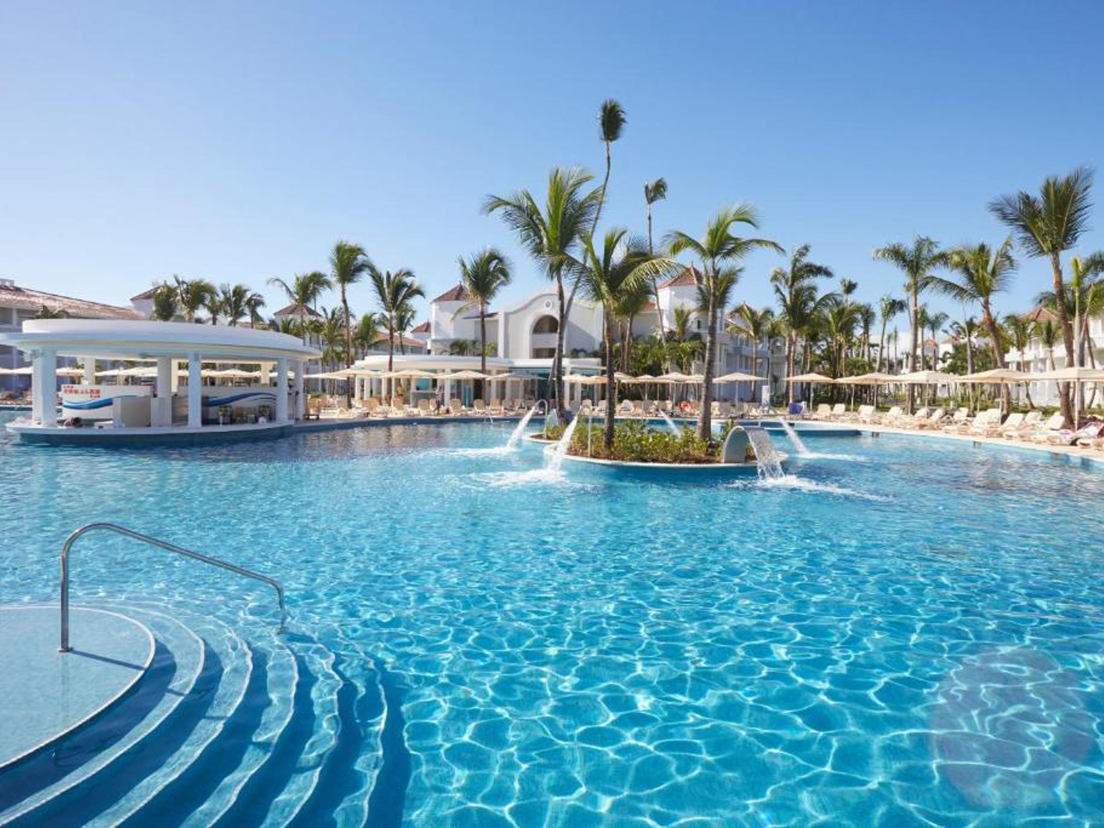Oтель BAHIA PRINCIPE LUXURY AMBAR - Взрослые только старше 18 летHotel´s pool panoramic view.