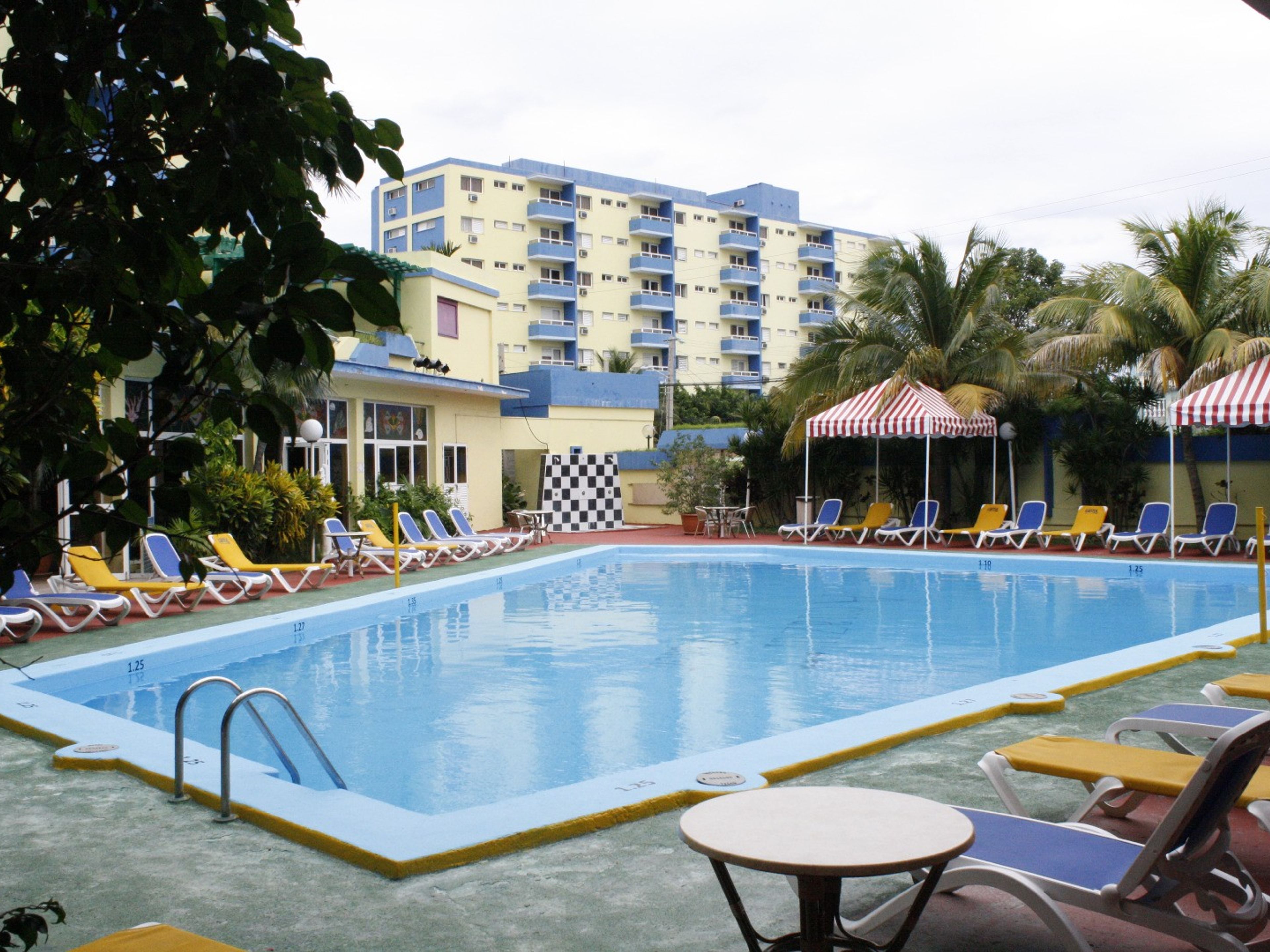 Islazul Acuazul HotelPanoramic hotel & pool view