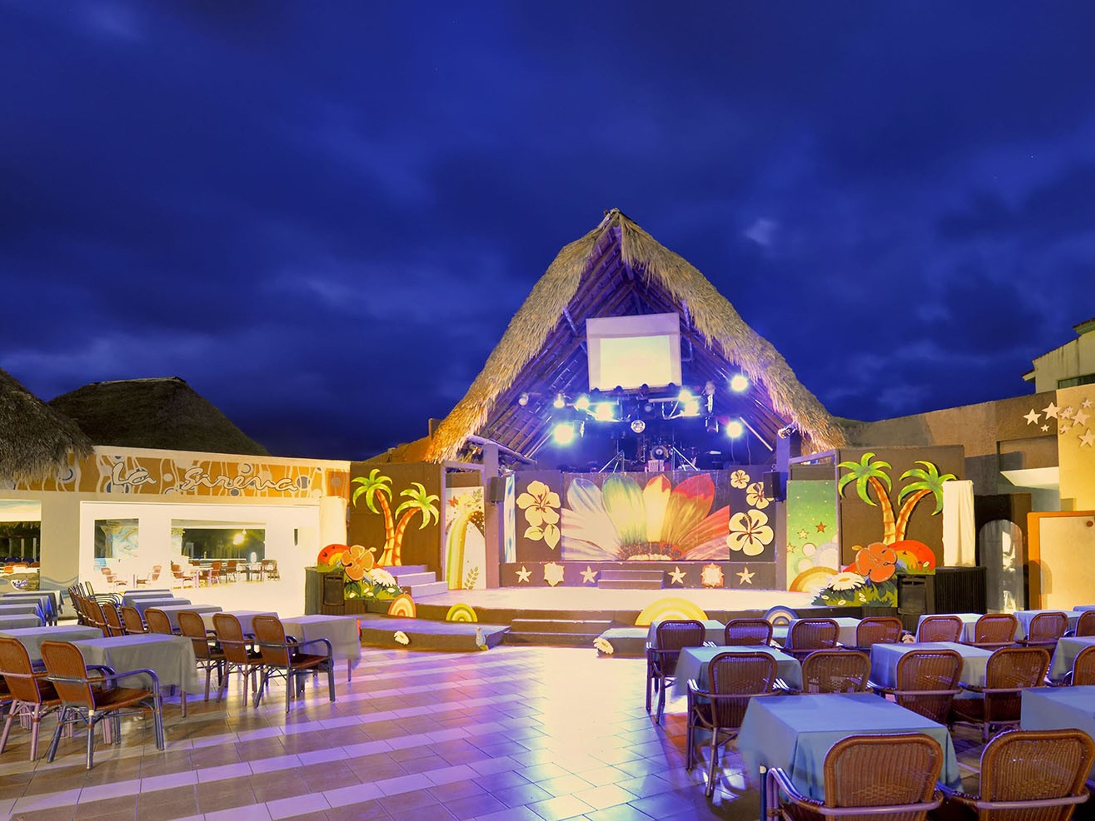 Hotel Cubanacan MojitoAnimation Theatre