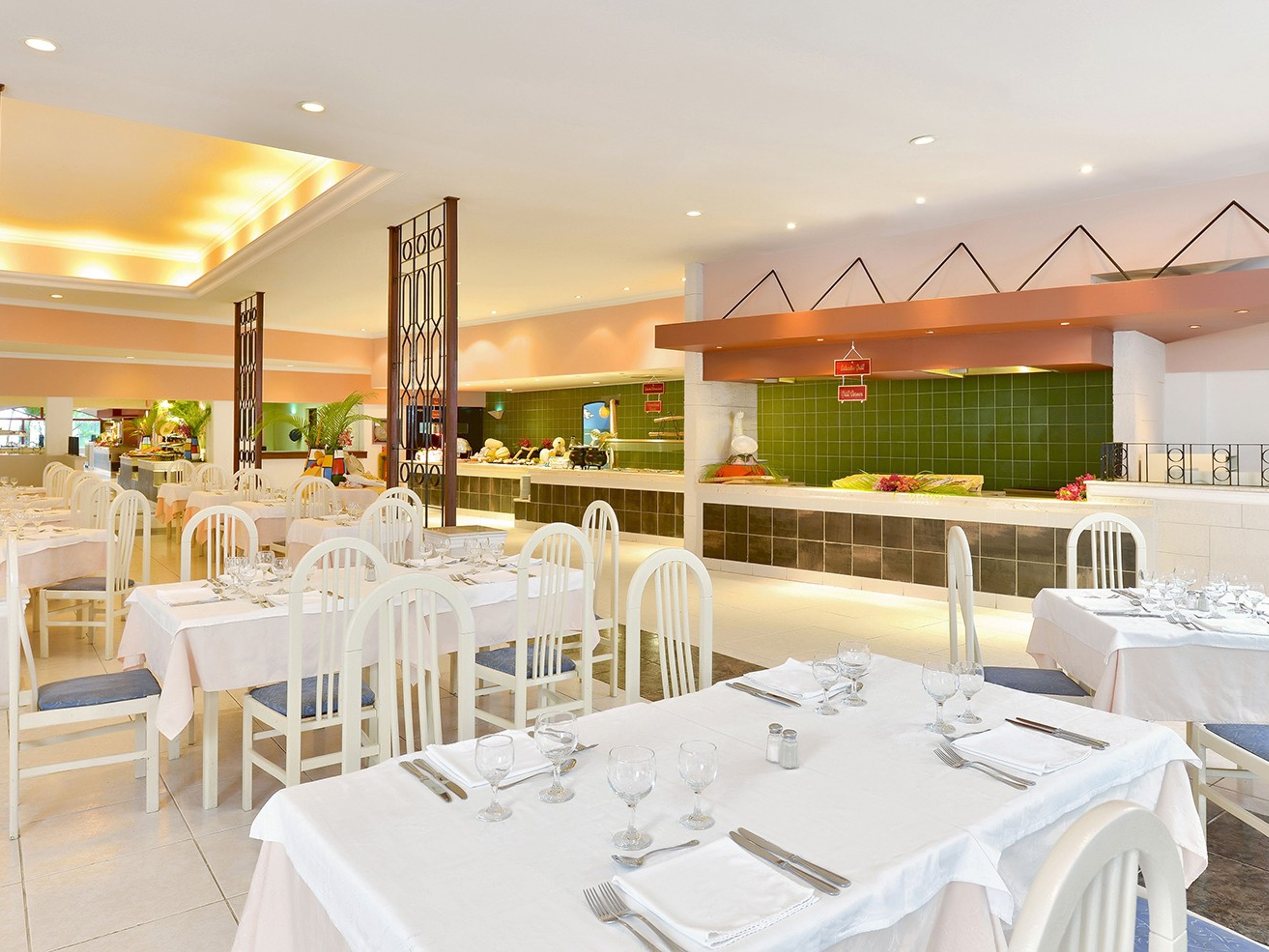 Cubanacan Mojito HotelBuffet Restaurant