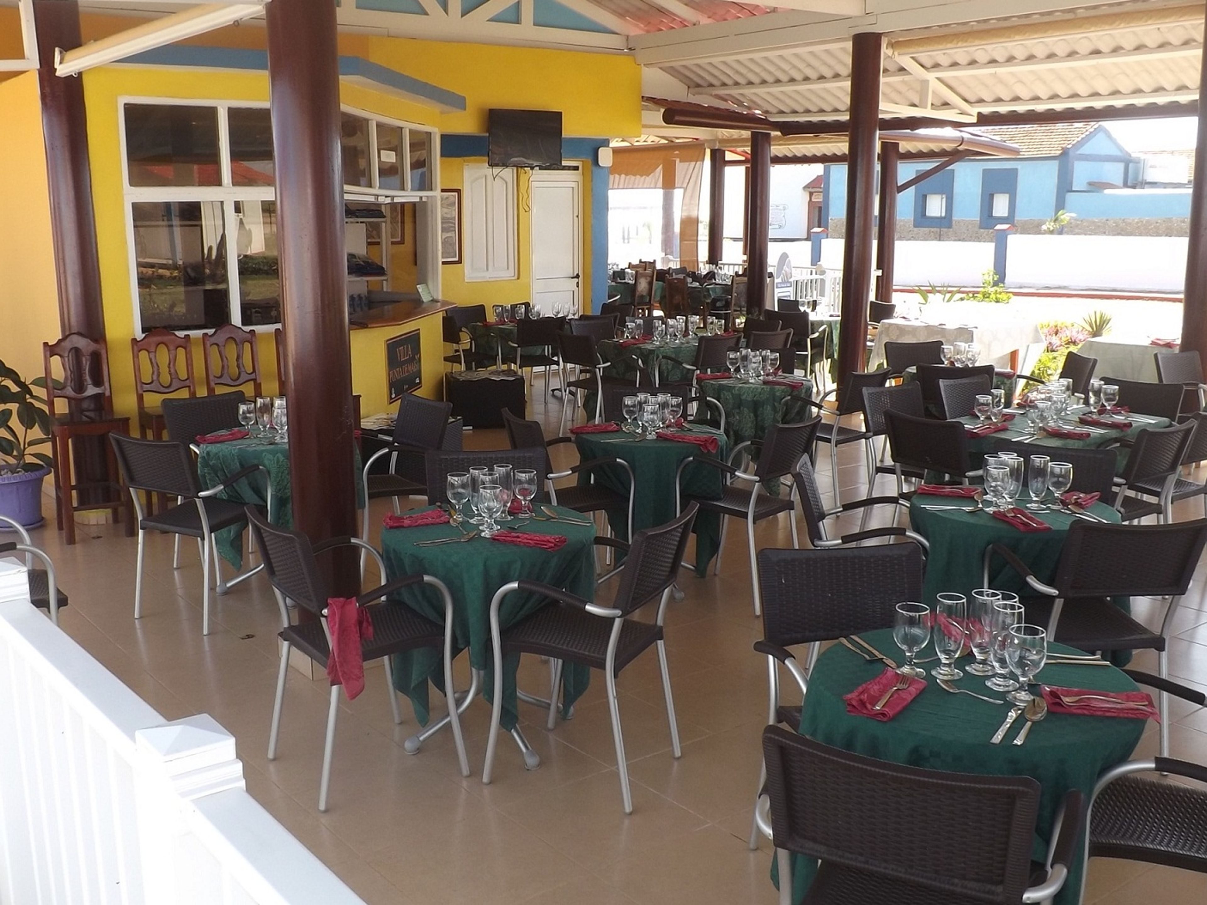 ISLAZUL VILLA PUNTA DE MAISÍRestaurant