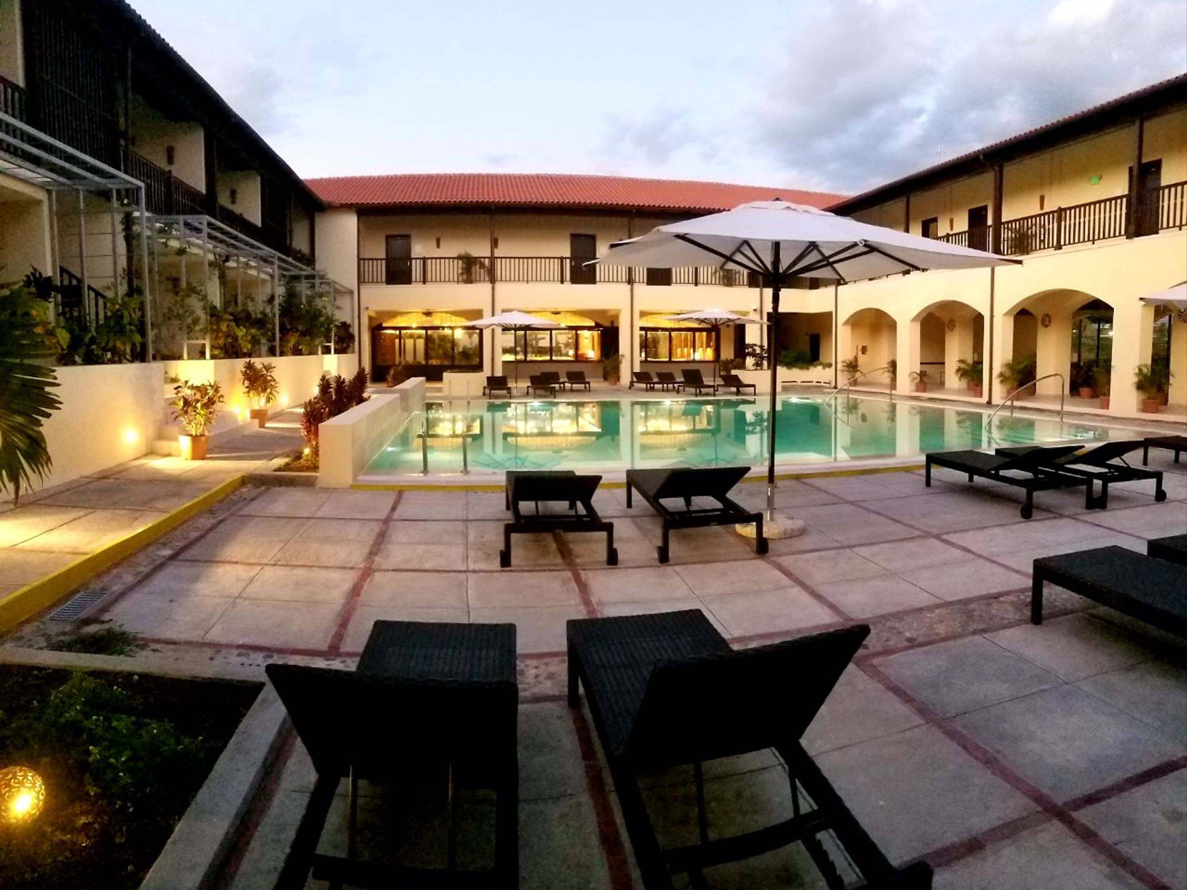 Oтель MYSTIQUE TRINIDAD LA POPA BY ROYALTONHotel´s pool panoramic view