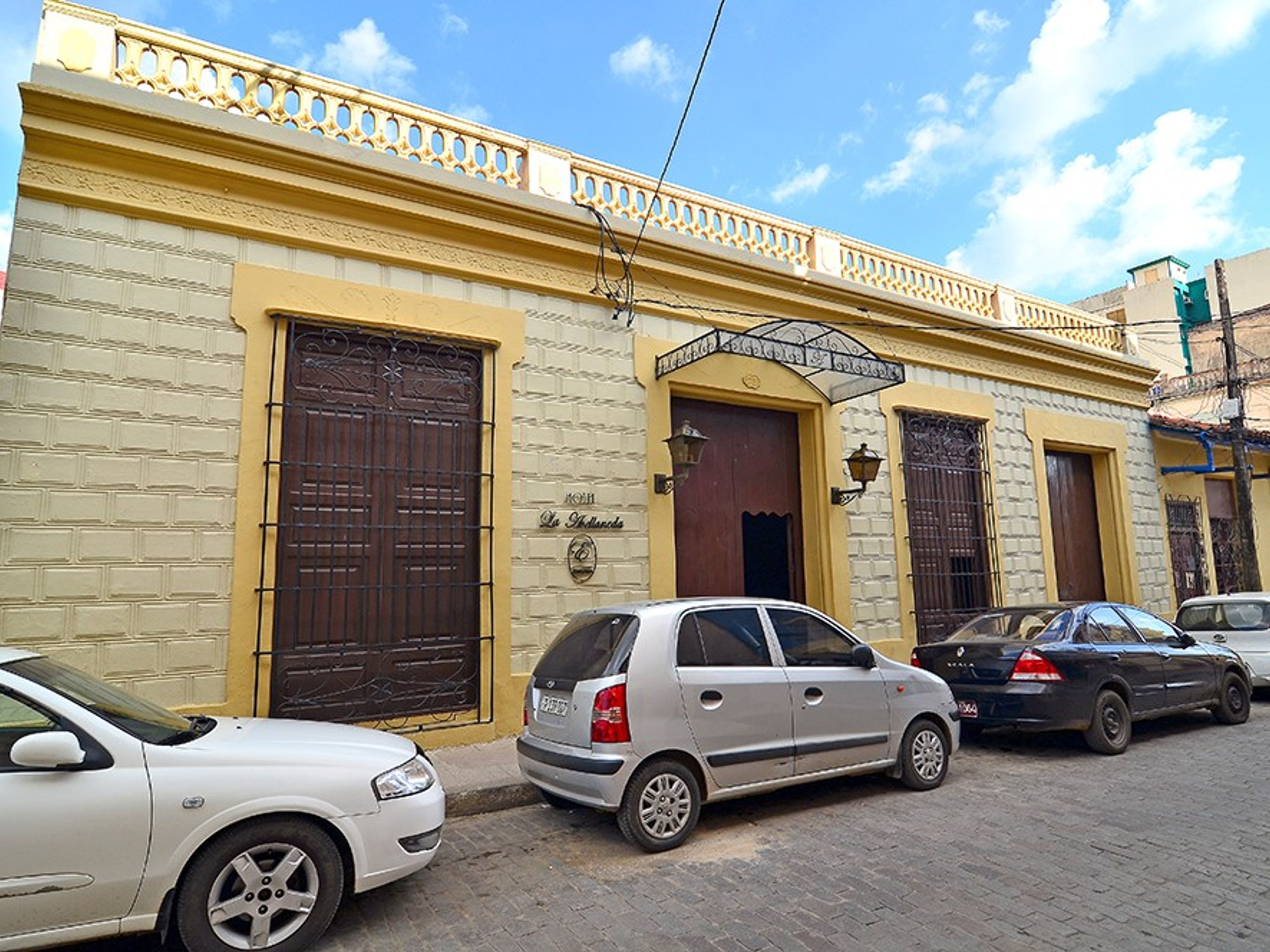 Hotel E Avellaneda