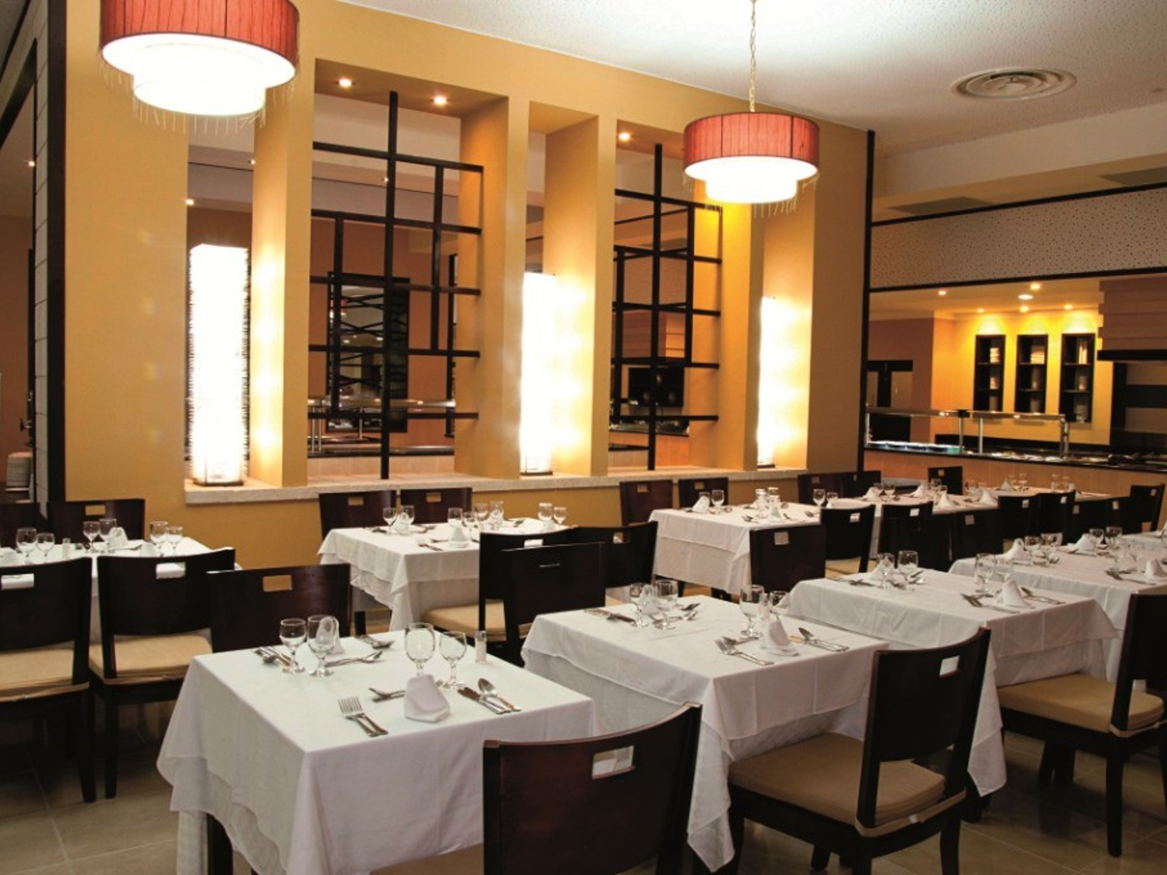 Отель GRAND MEMORÍES VARADERO & SANCTUARYBuffet Restaurant La Buganvilla