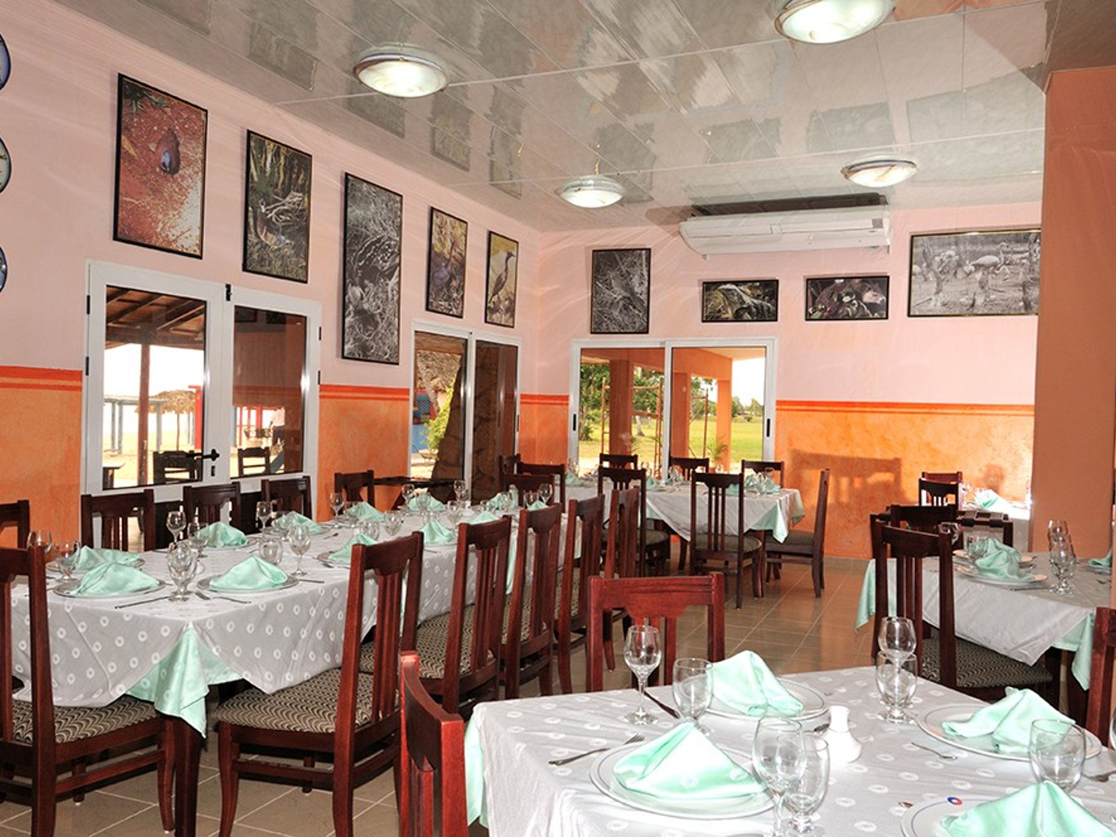 Ville Cubanacan Playa LargaA la carte international Restaurant