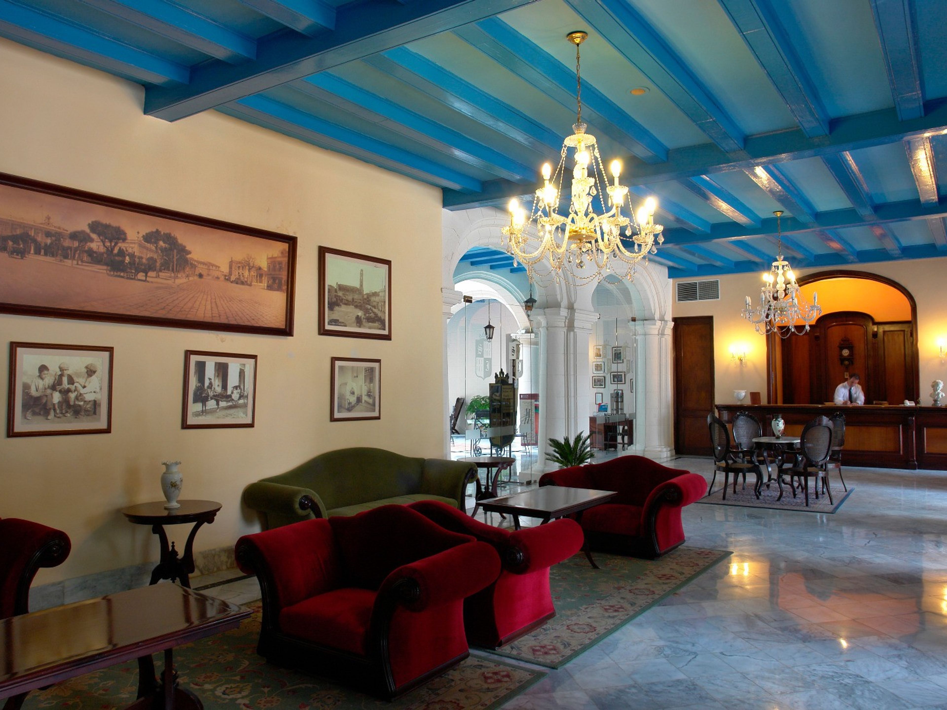 HABAGUANEX SANTA ISABEL HotelLobby & reception panoramic view