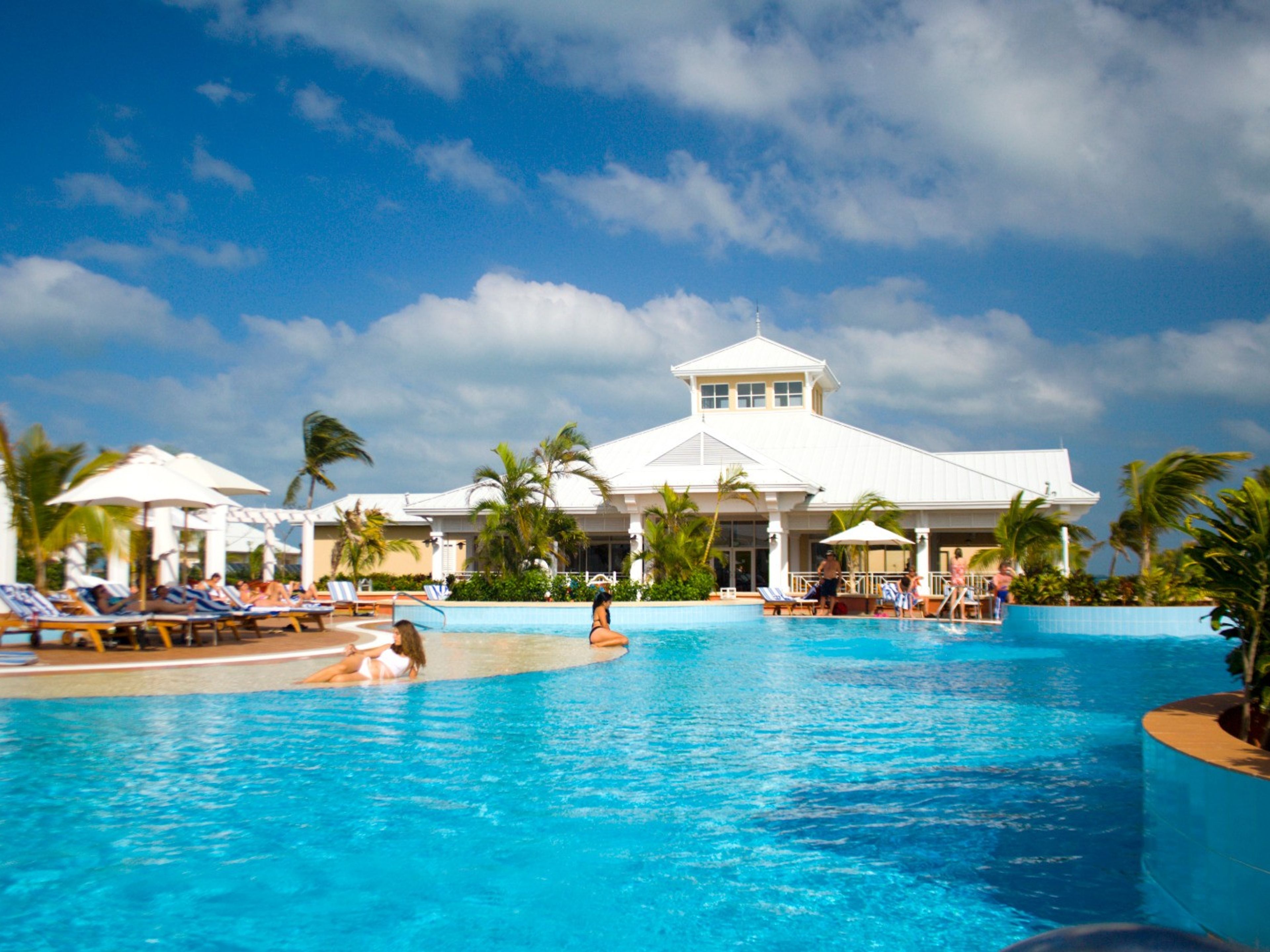 Oтель PLAYA LUXURY VARADERO - только для взрослых старше 18 лет (скоро открытие)Hotel's pool panoramic view