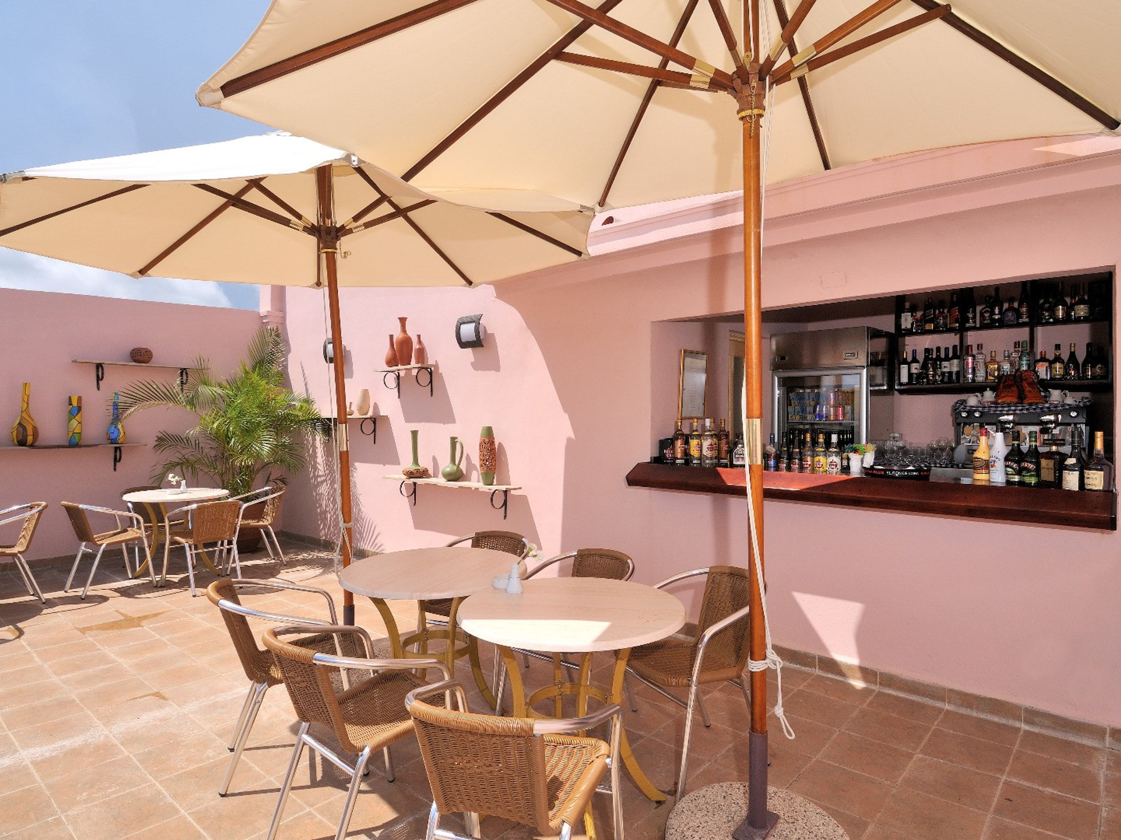 Hotel E La RondaBar Terrace