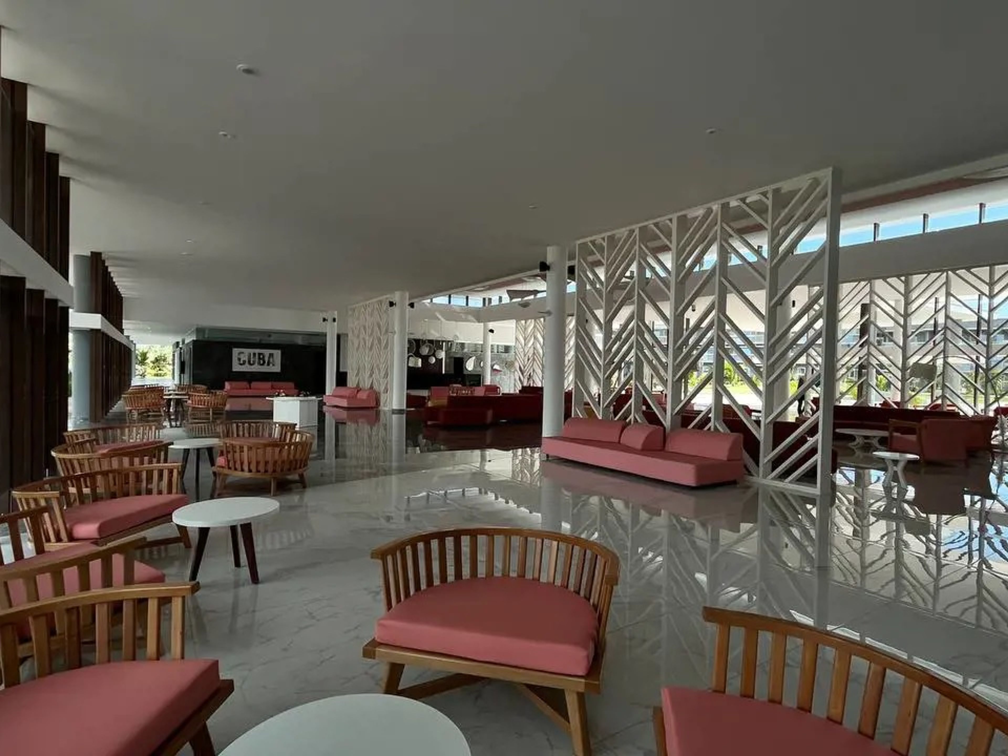Hotel VILA GALÉ CAYO PAREDÓN ALL INCLUSIVE RESORTHotel´s lobby panoramic view