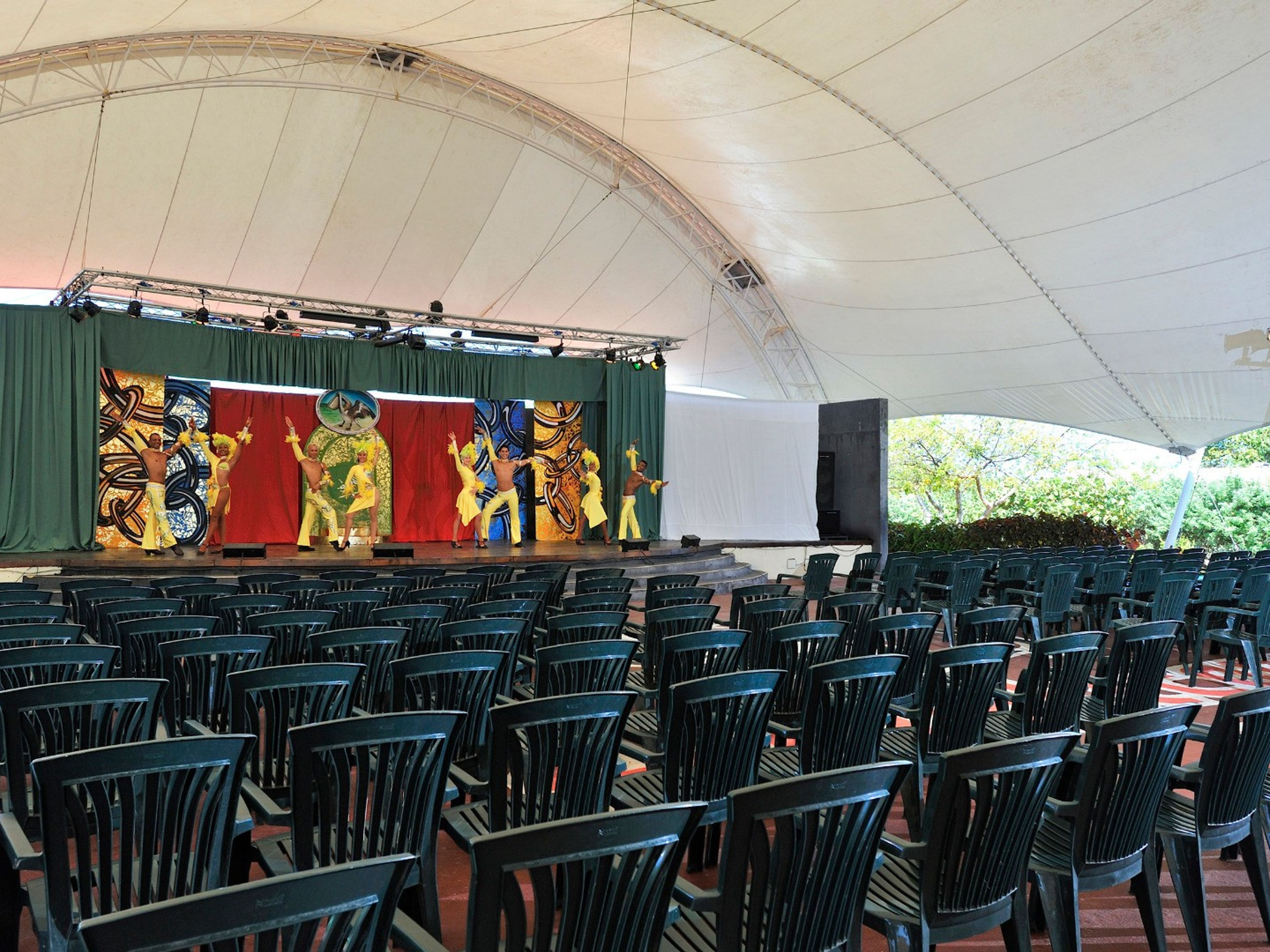 Hotel STARFISH CAYO LARGOHotel's animation theatre