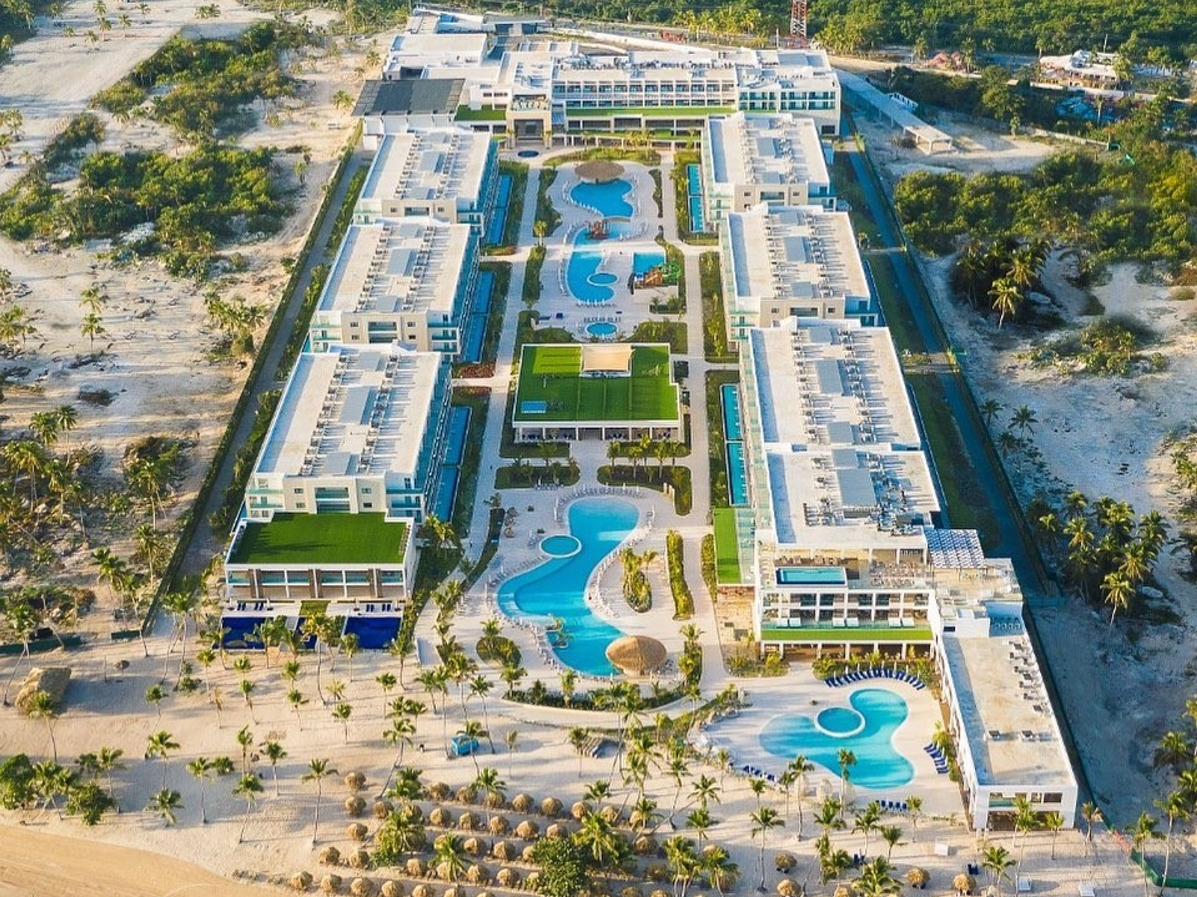 Hotel SERENADE PUNTA CANA BEACH & SPA  RESORT.null