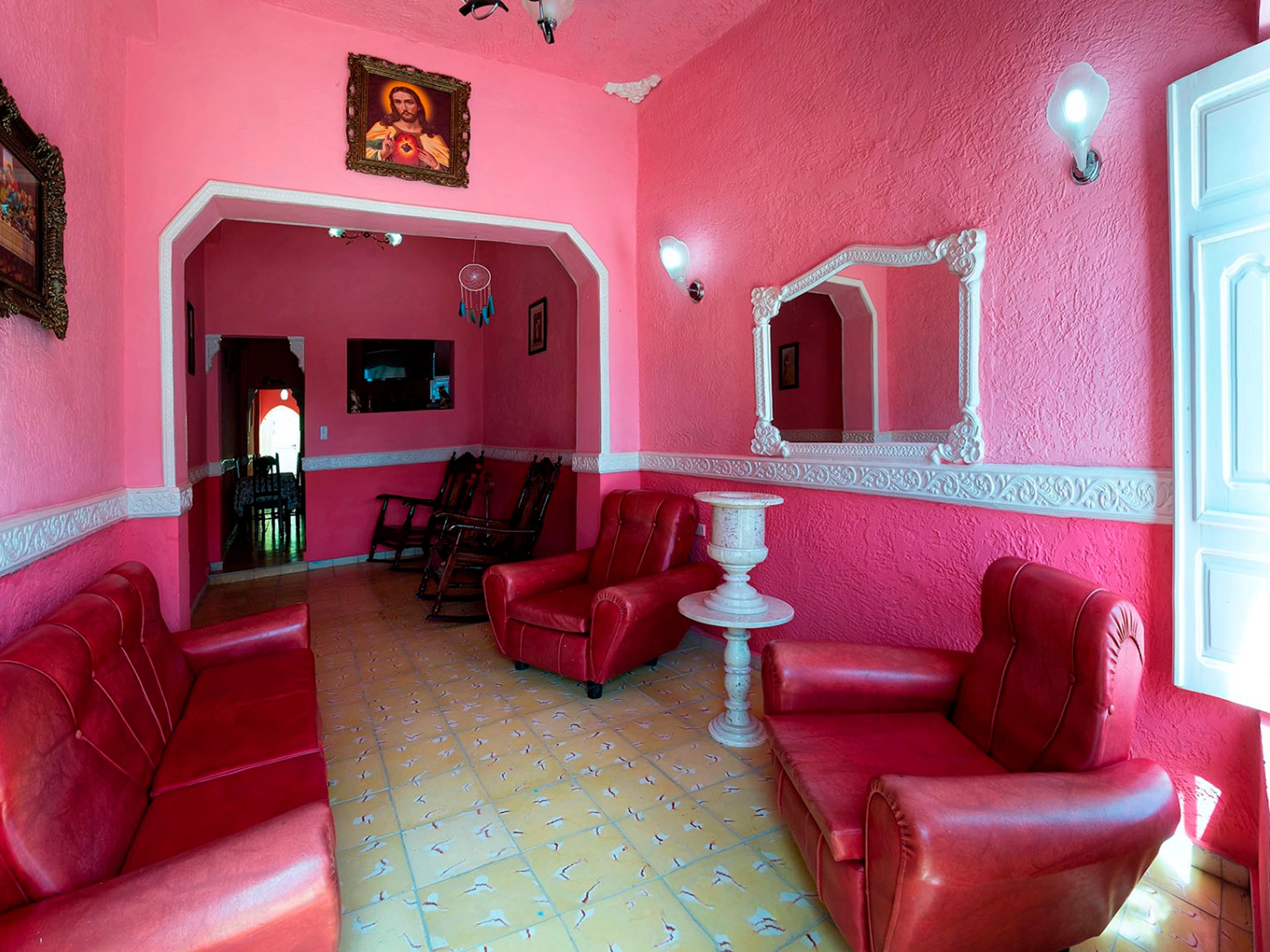 Hostal Cuba Libre, ABEL SANTA MARÍA (Lirio Blanco), No.378House's living room