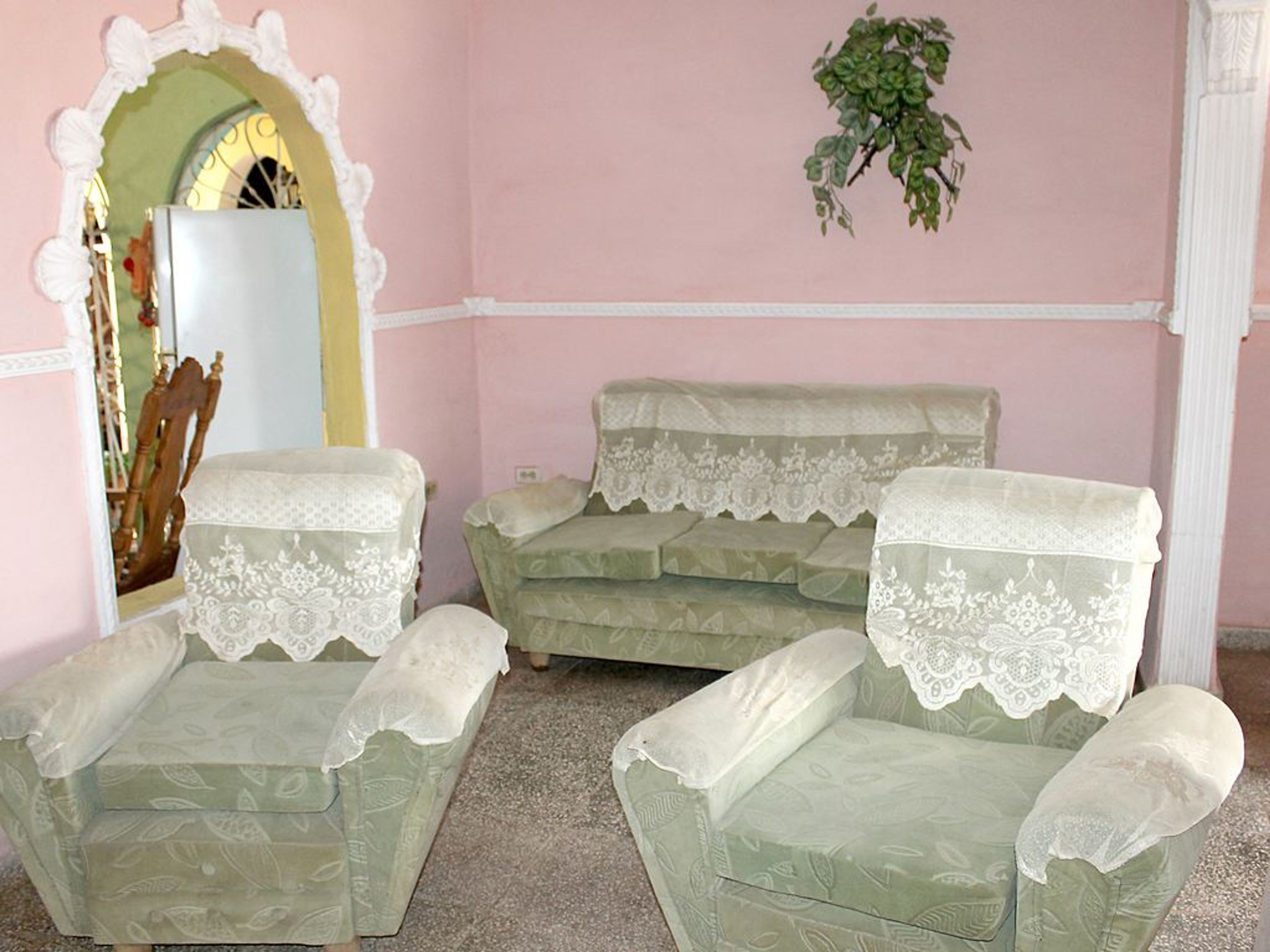 Hostal Lazaro y Yailin, ANTONIO MACEO (Gutiérrez), No. 805House's hall view