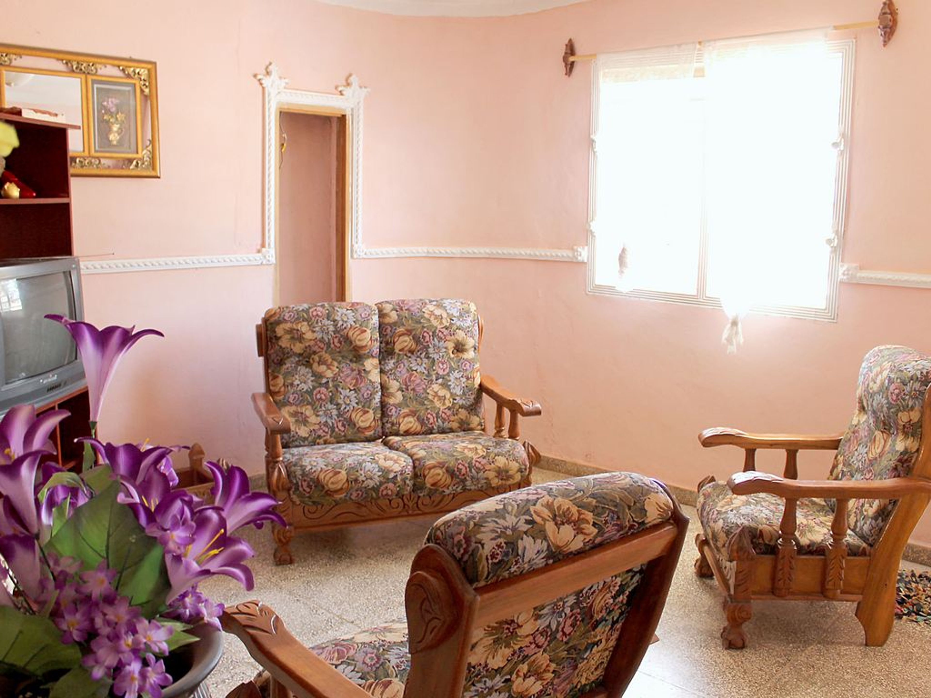 Hostal Lazaro y Yailin, ANTONIO MACEO (Gutiérrez), No. 805House's living room