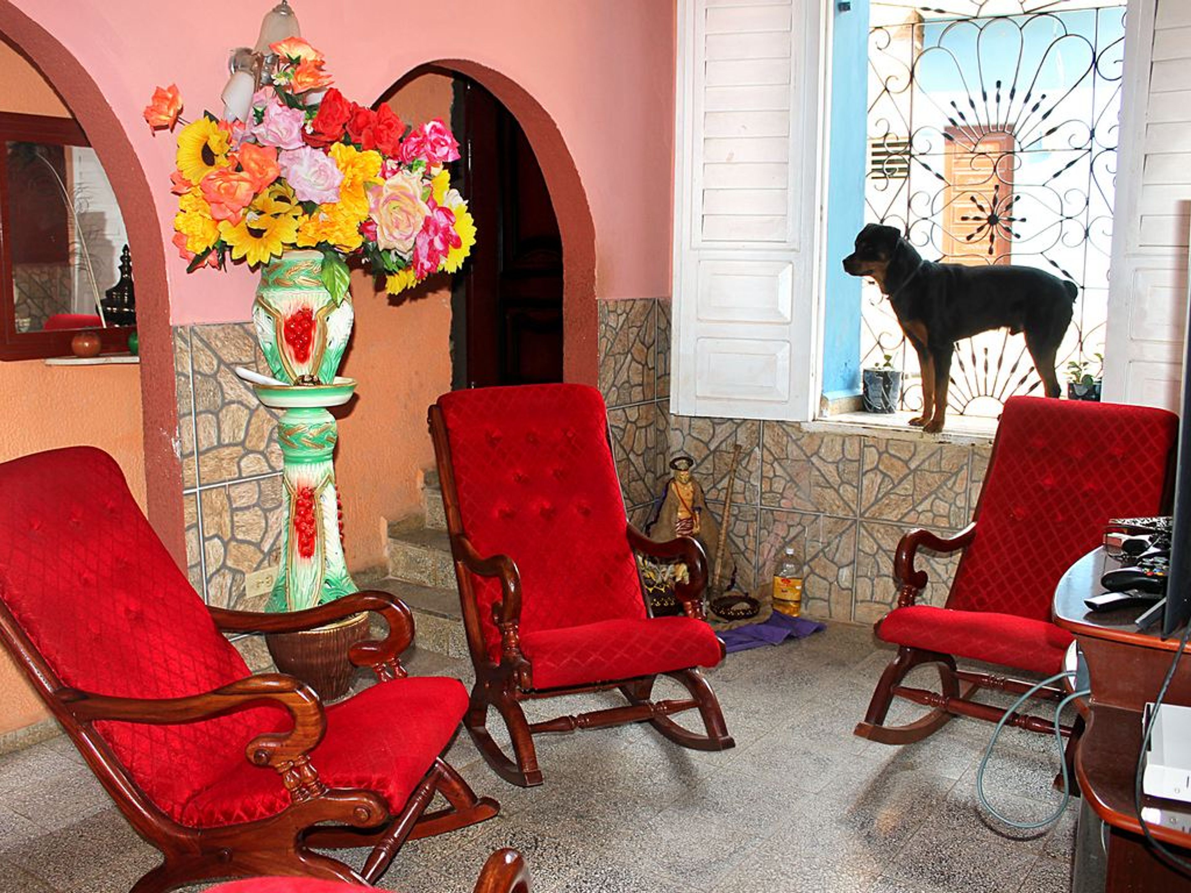 Hostal Danay La Abogada, BARTOLOMÉ RIVAS CEDEÑO (Callejón de la Soledad), No. 8House's living room