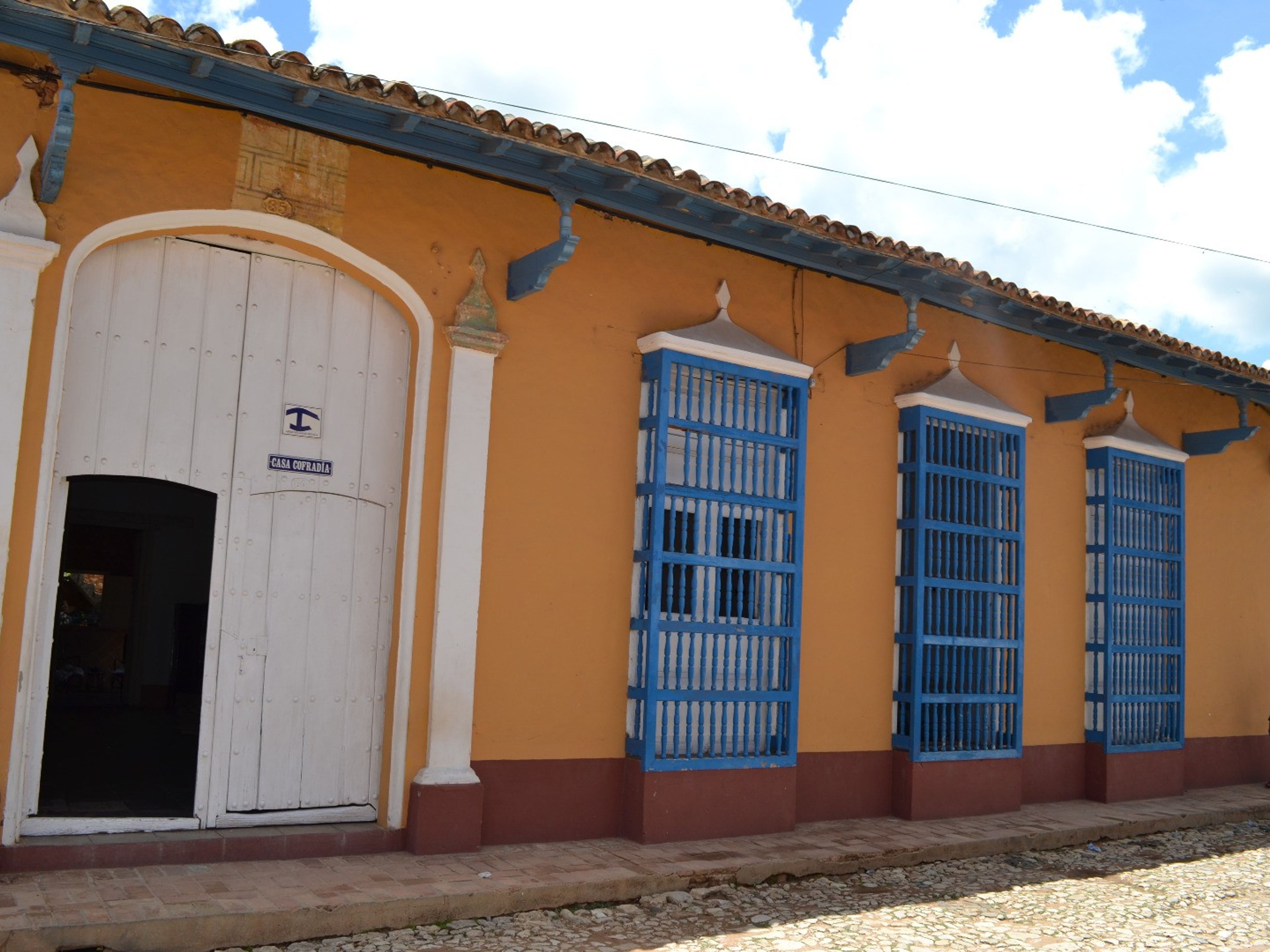 Hostal Casa Cofradía, RUBÉN MARTÍNEZ VILLENA (Real del Jigüe), No. 60