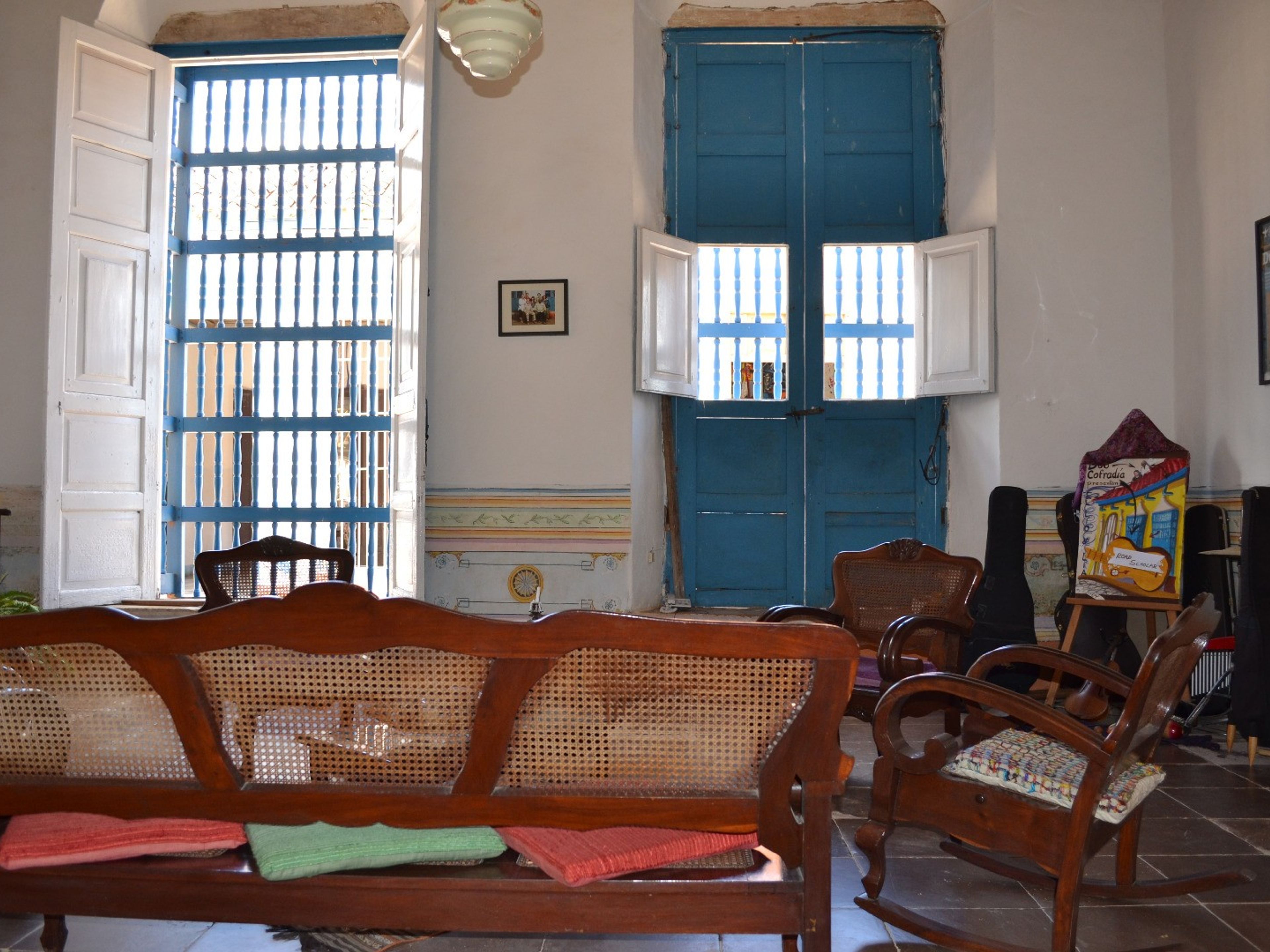 Hostal Casa Cofradía, RUBÉN MARTÍNEZ VILLENA (Real del Jigüe), No. 60House living room